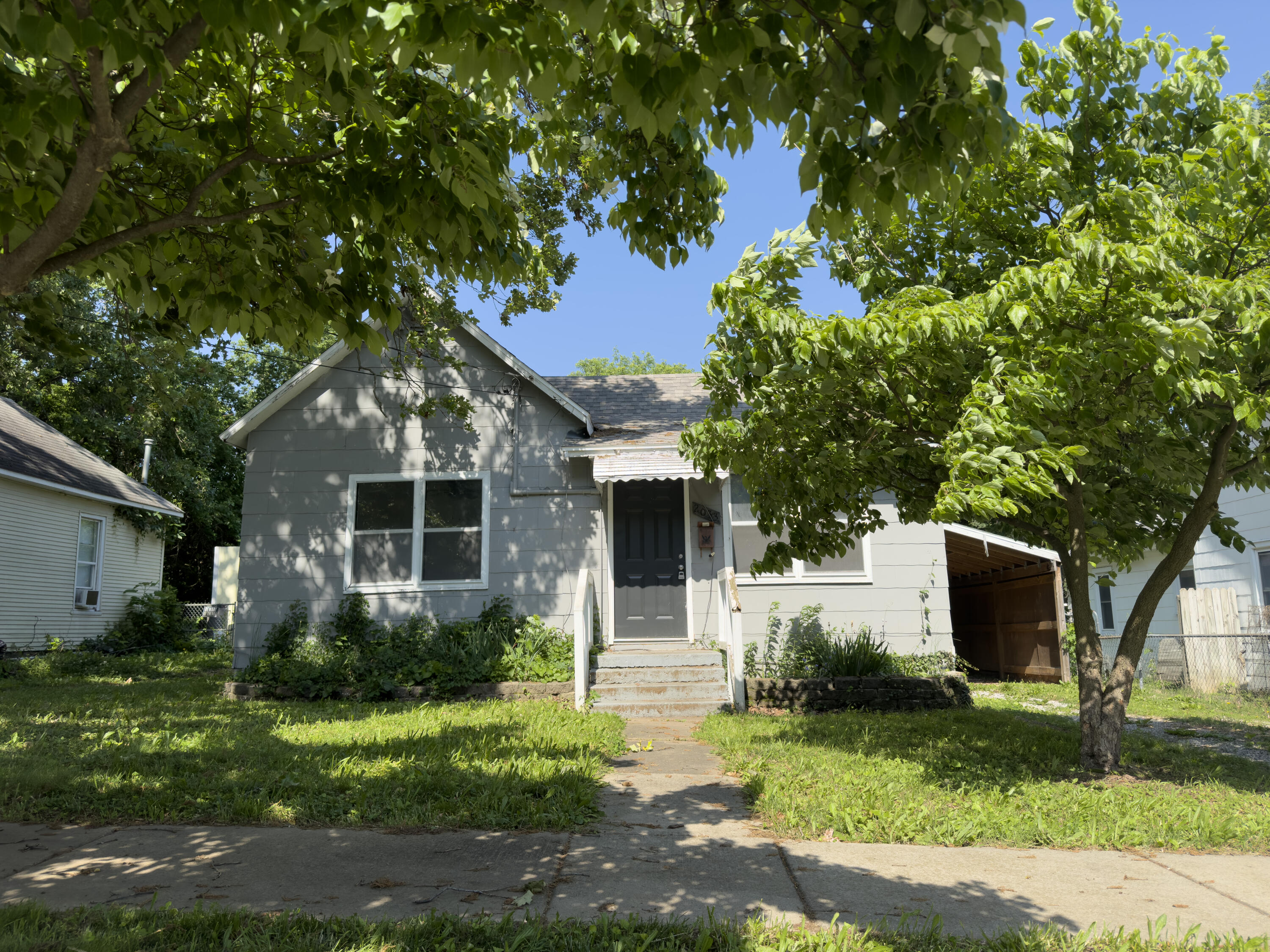 503 South New Avenue Property Photo 8