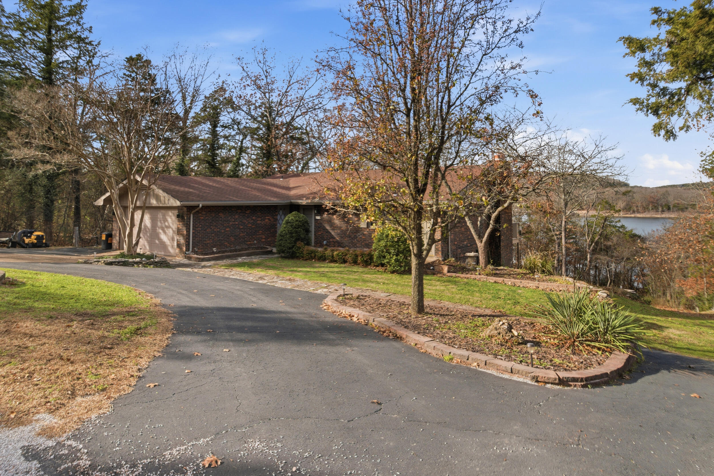 289 Beardsley Creek Drive Property Photo 3