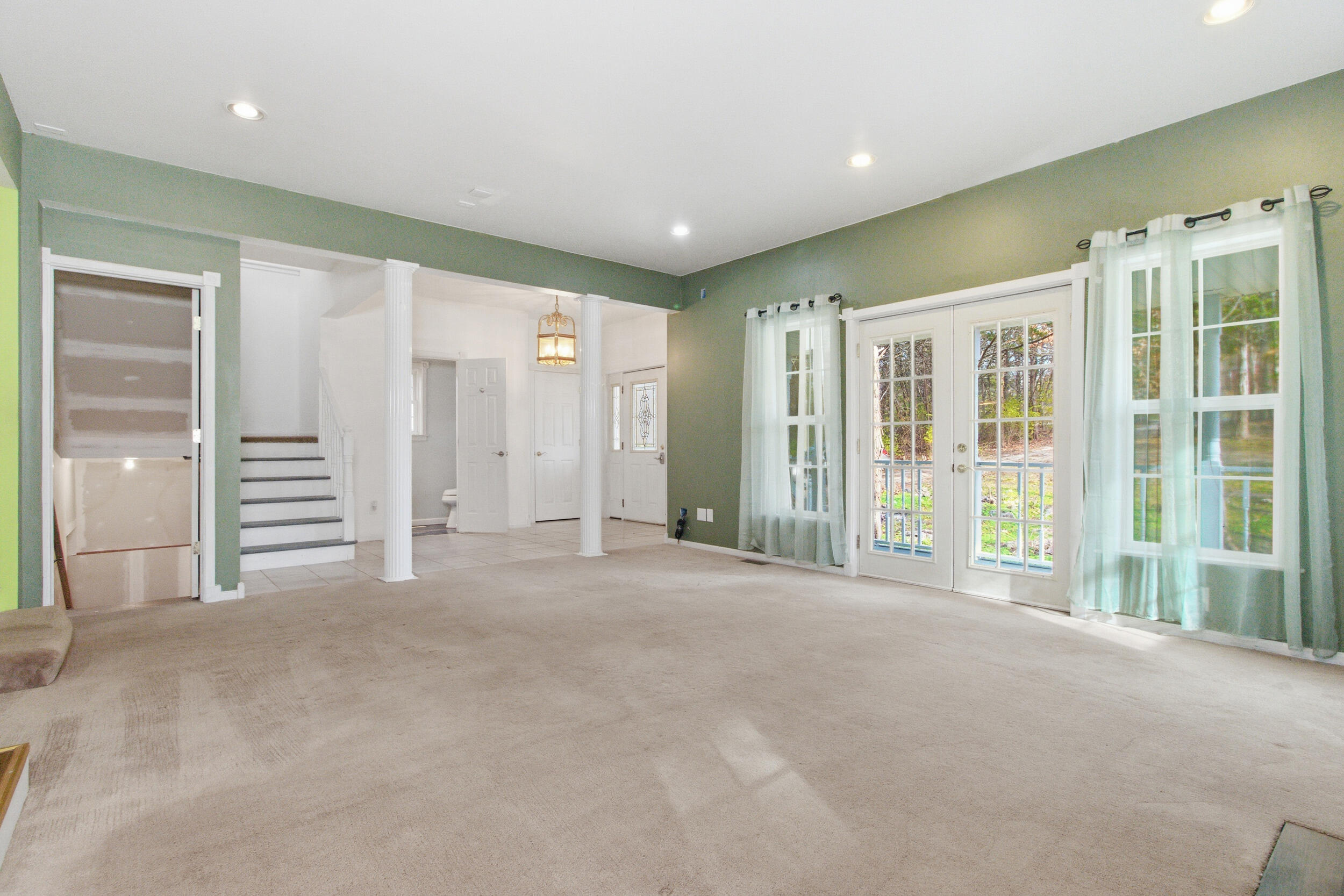 755 Everest Road Property Photo 10