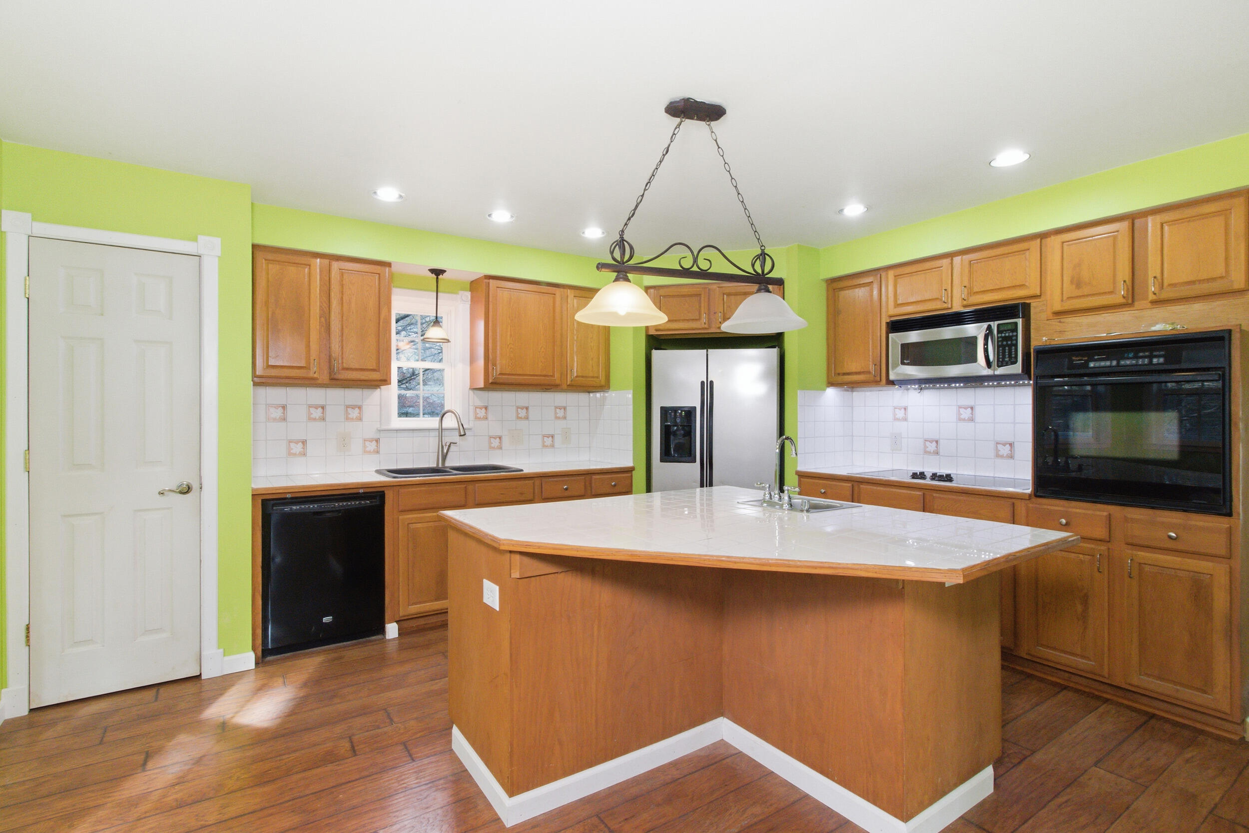 755 Everest Road Property Photo 12