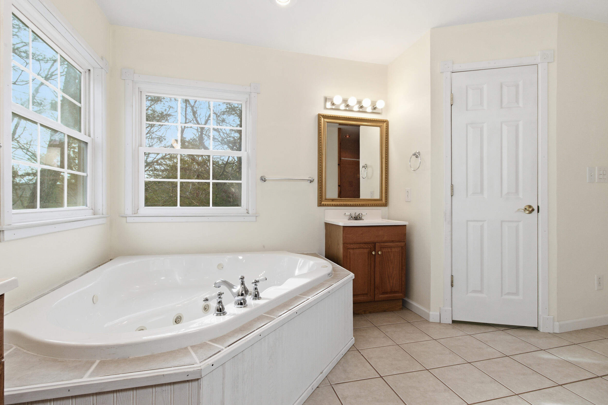 755 Everest Road Property Photo 23