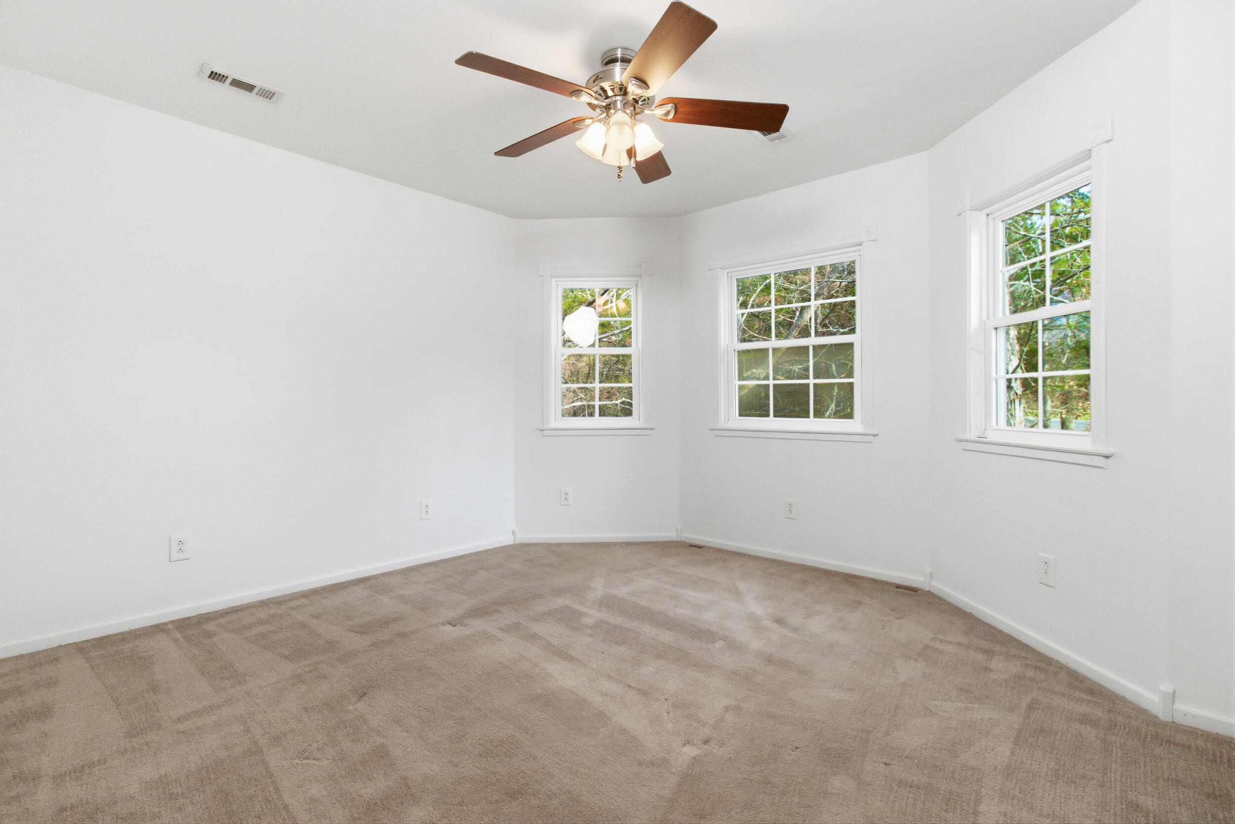 755 Everest Road Property Photo 25
