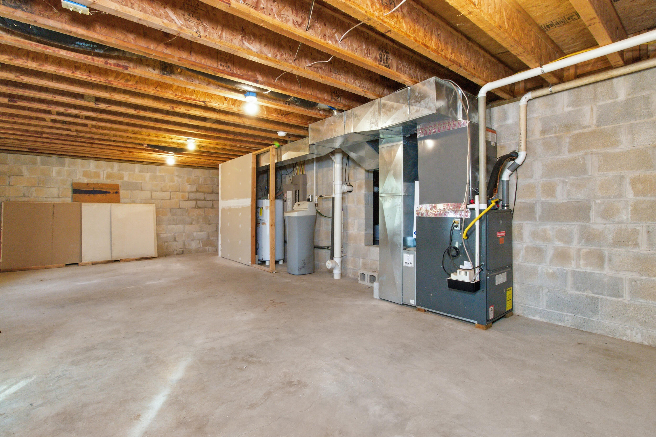 755 Everest Road Property Photo 30