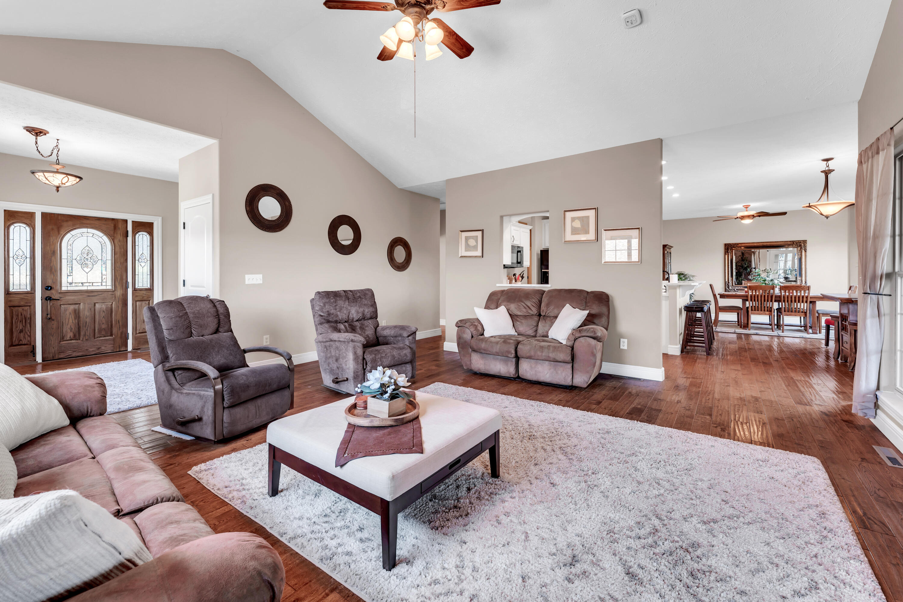 860 Silvercliff Way Property Photo 6