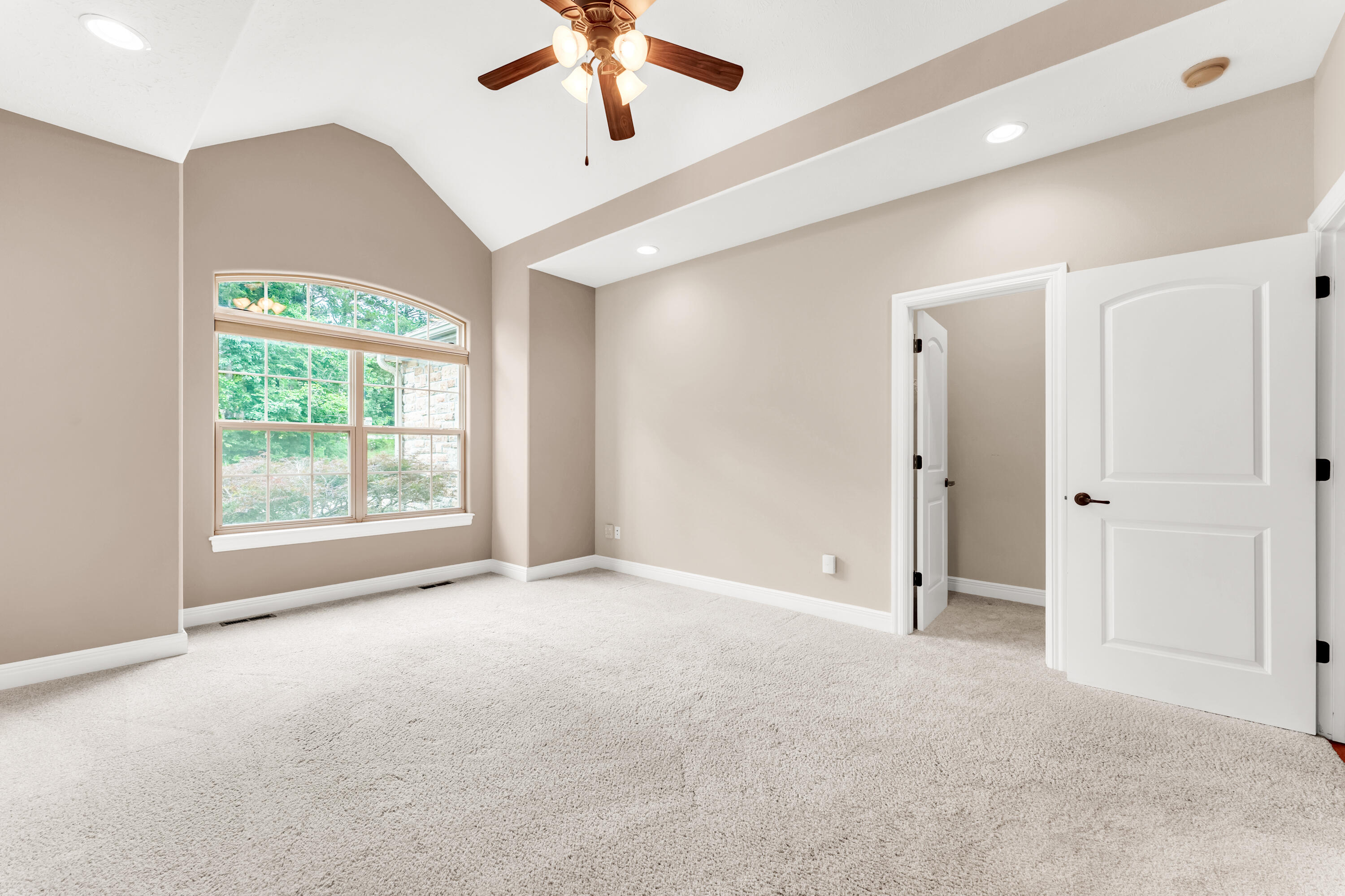 860 Silvercliff Way Property Photo 23