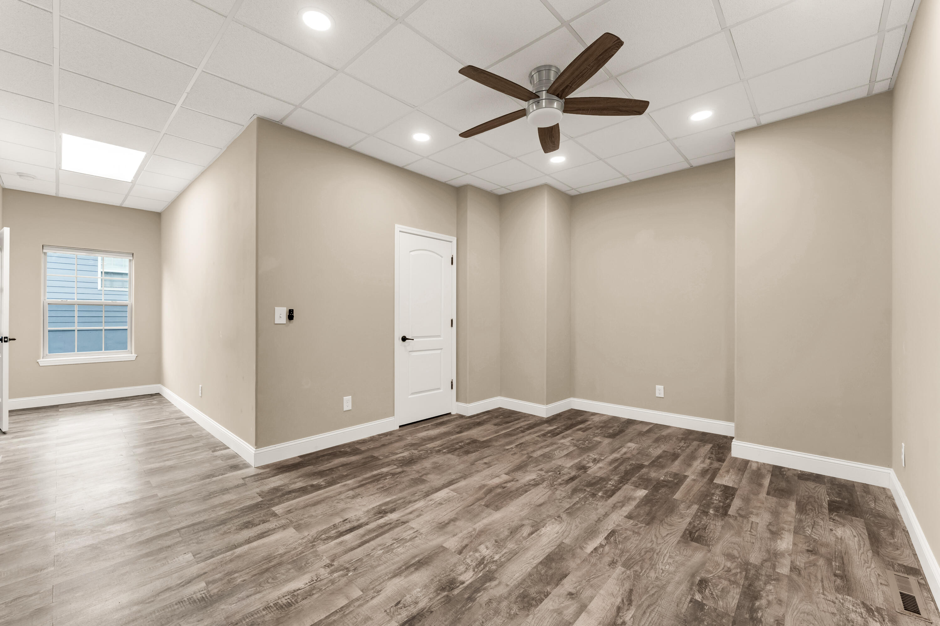 860 Silvercliff Way Property Photo 40