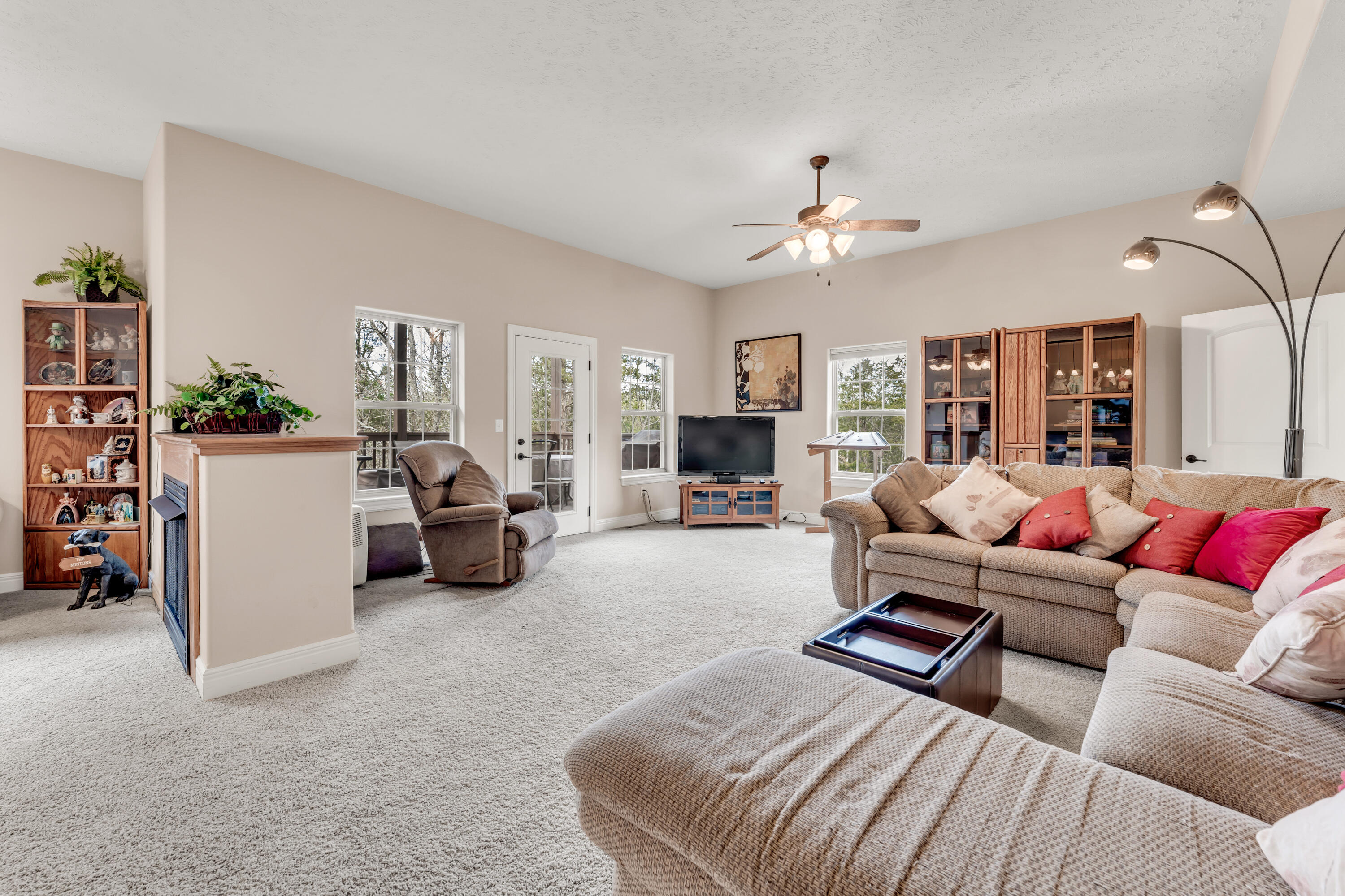 860 Silvercliff Way Property Photo 45
