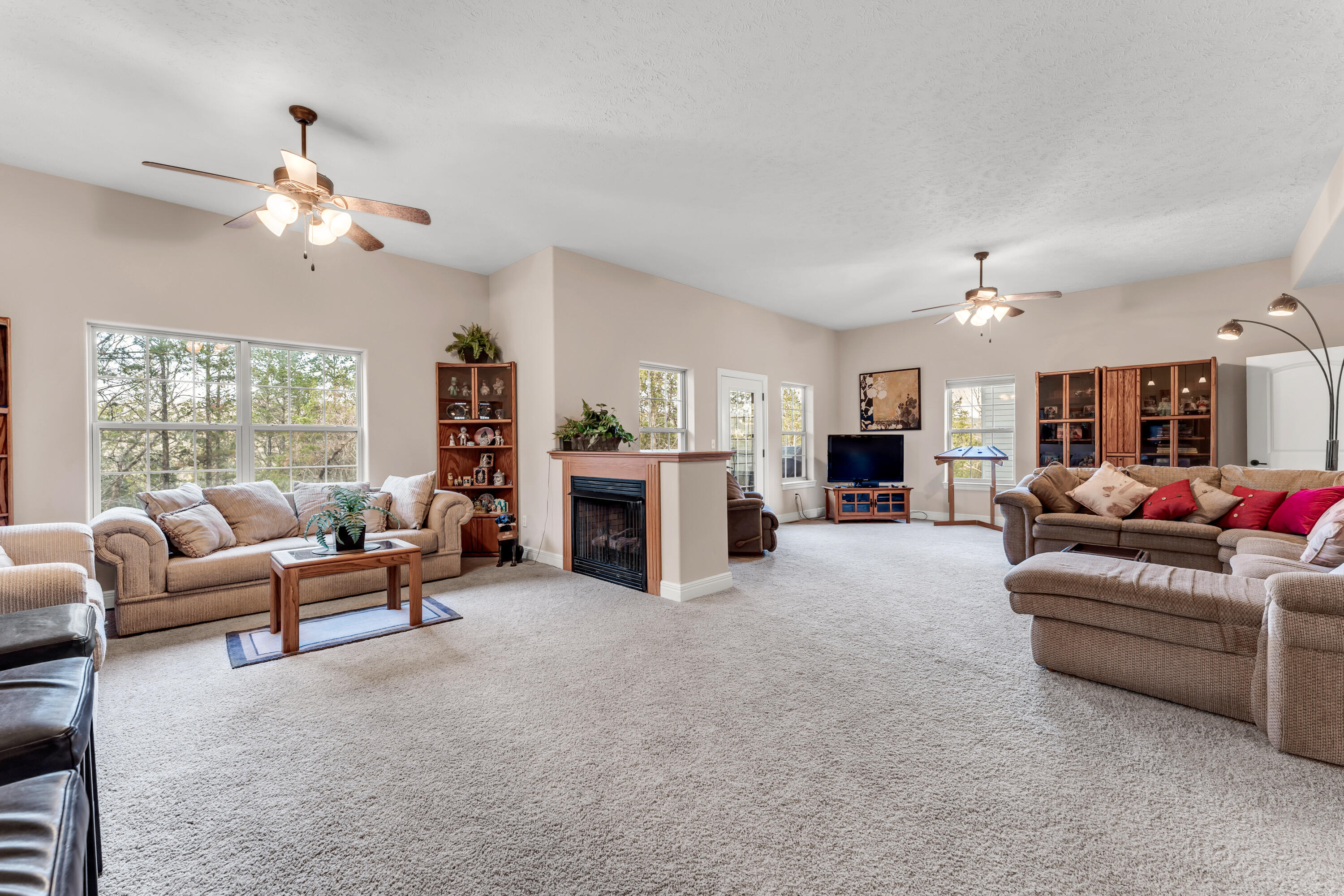 860 Silvercliff Way Property Photo 48