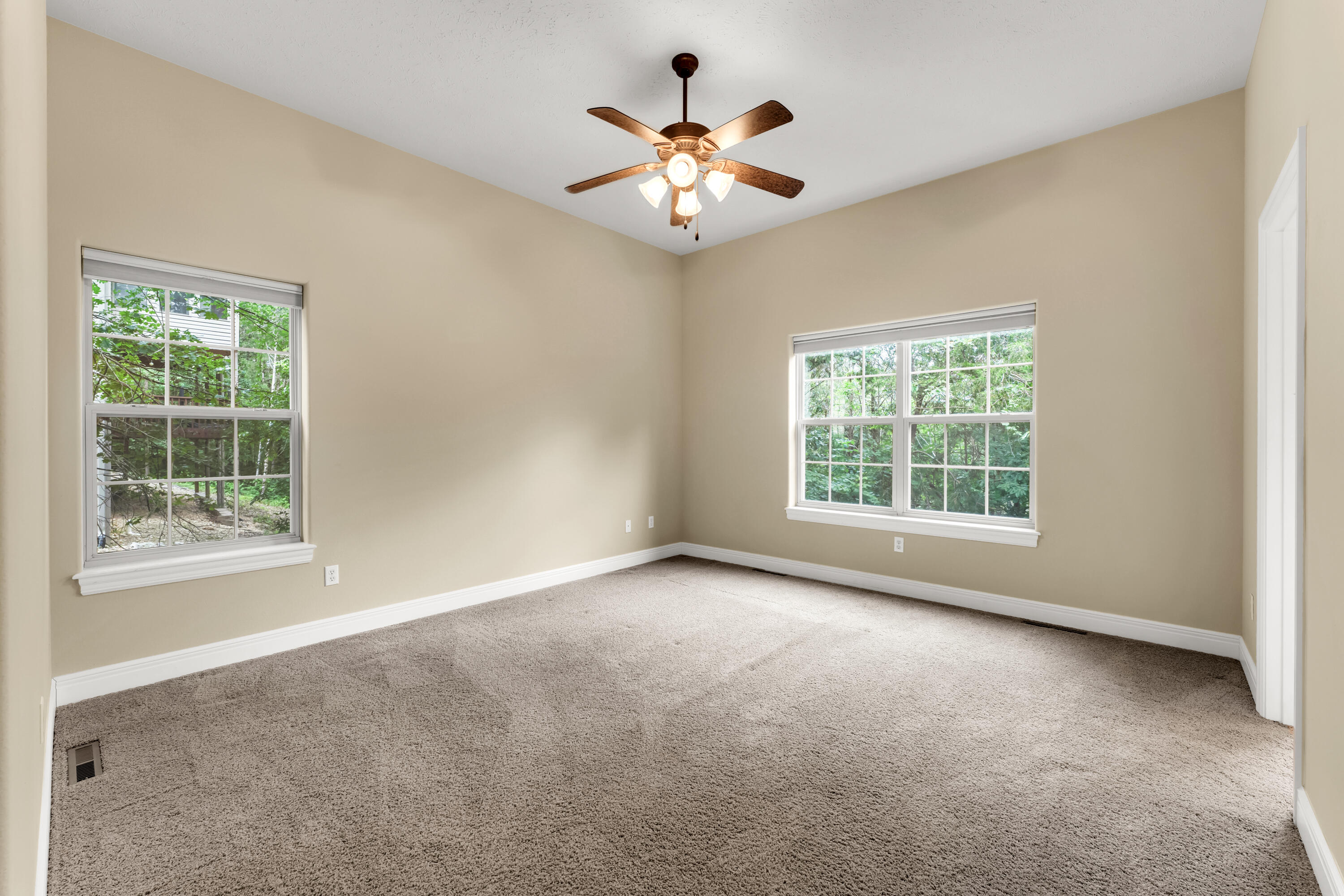 860 Silvercliff Way Property Photo 54