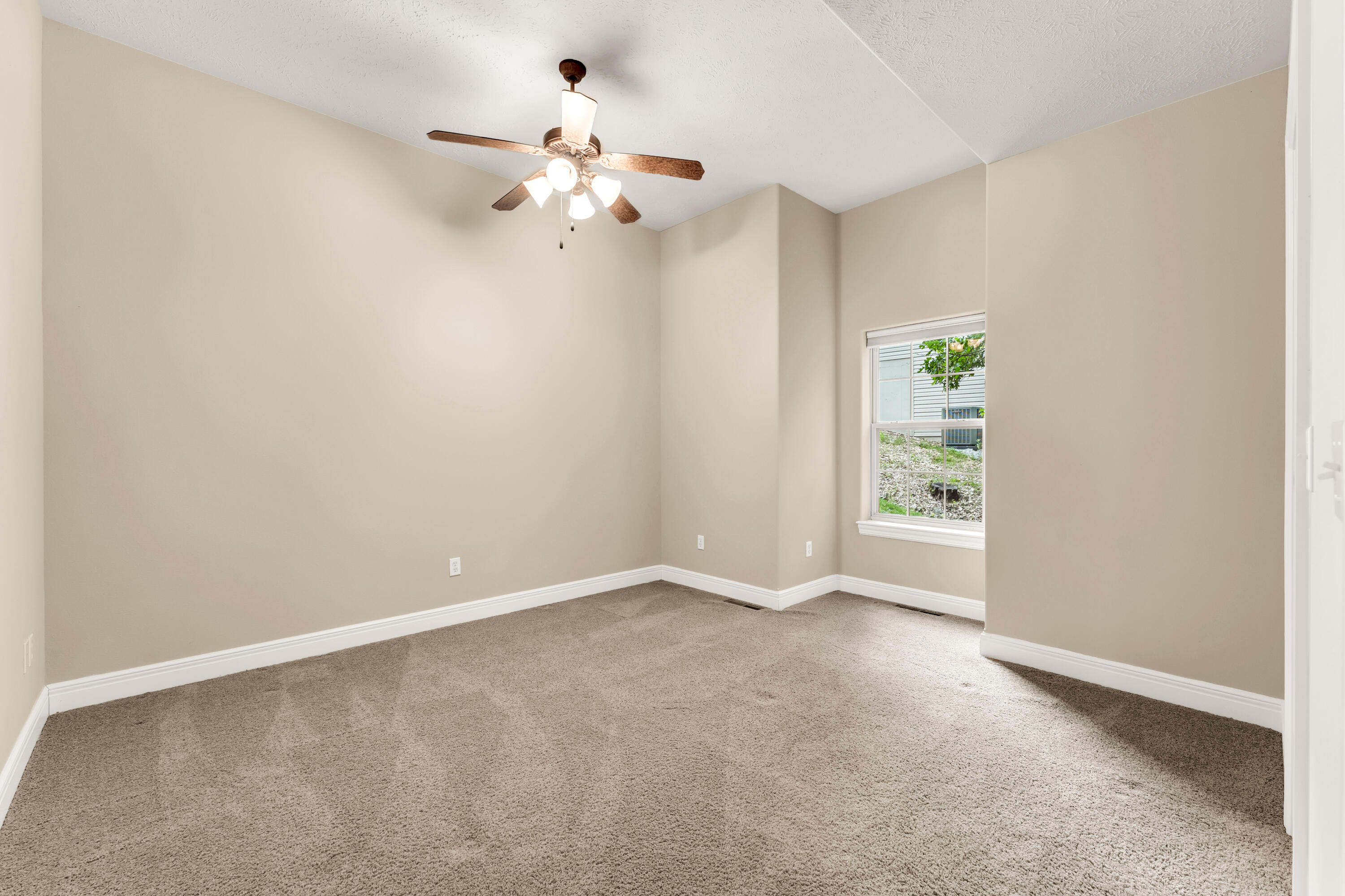 860 Silvercliff Way Property Photo 60