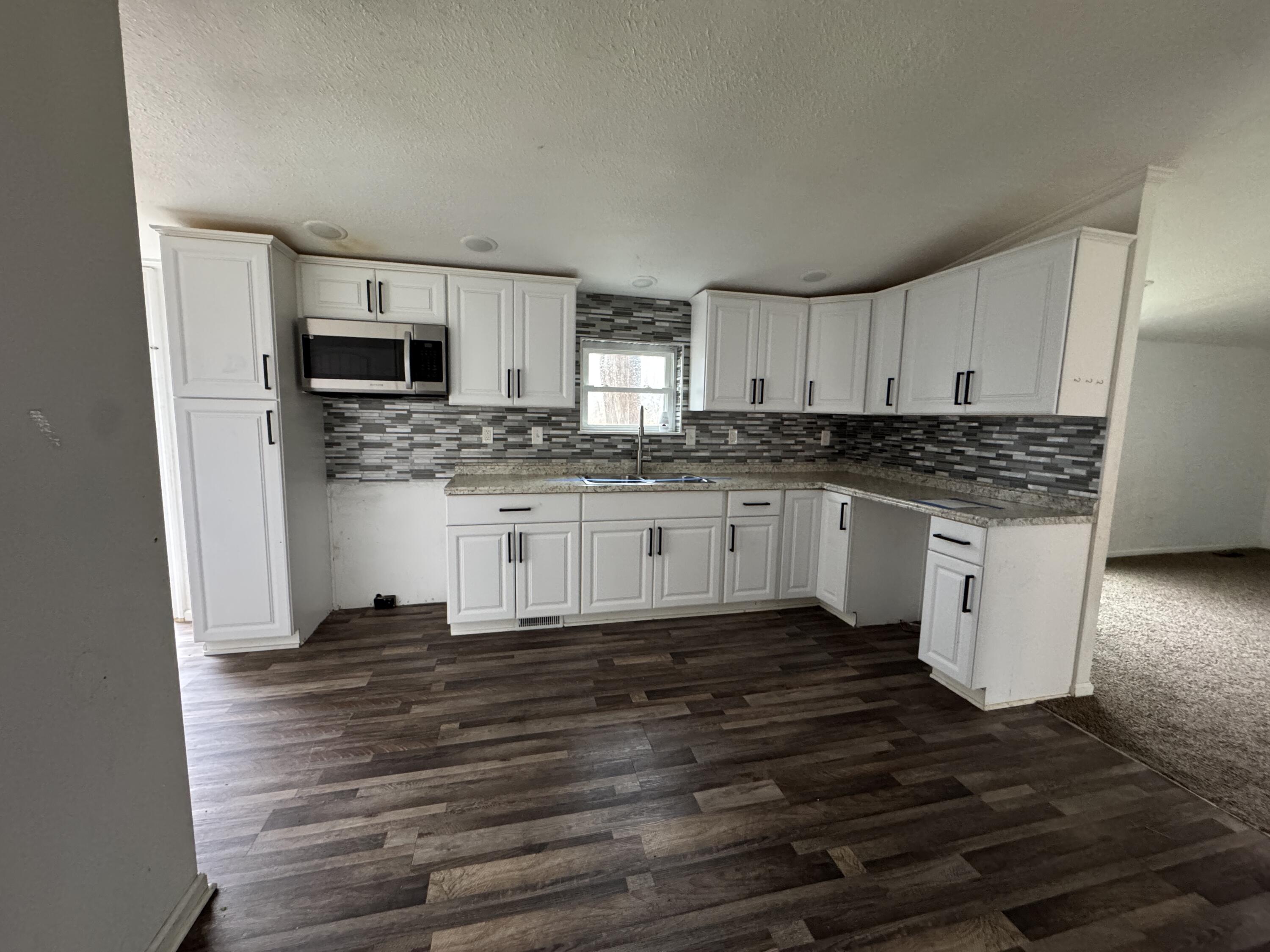 601 East Floral Street Property Photo 1