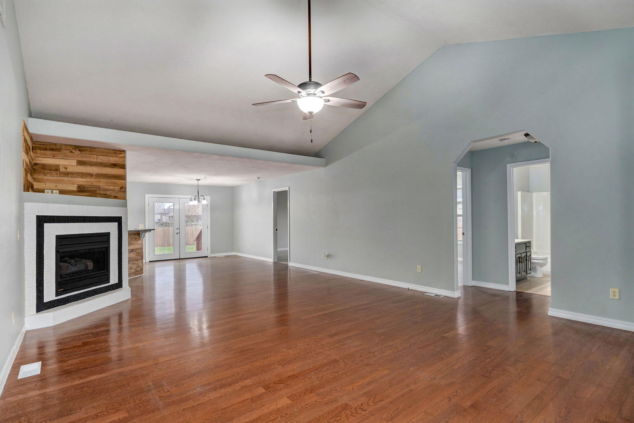 194 Meadowlark Property Photo 8