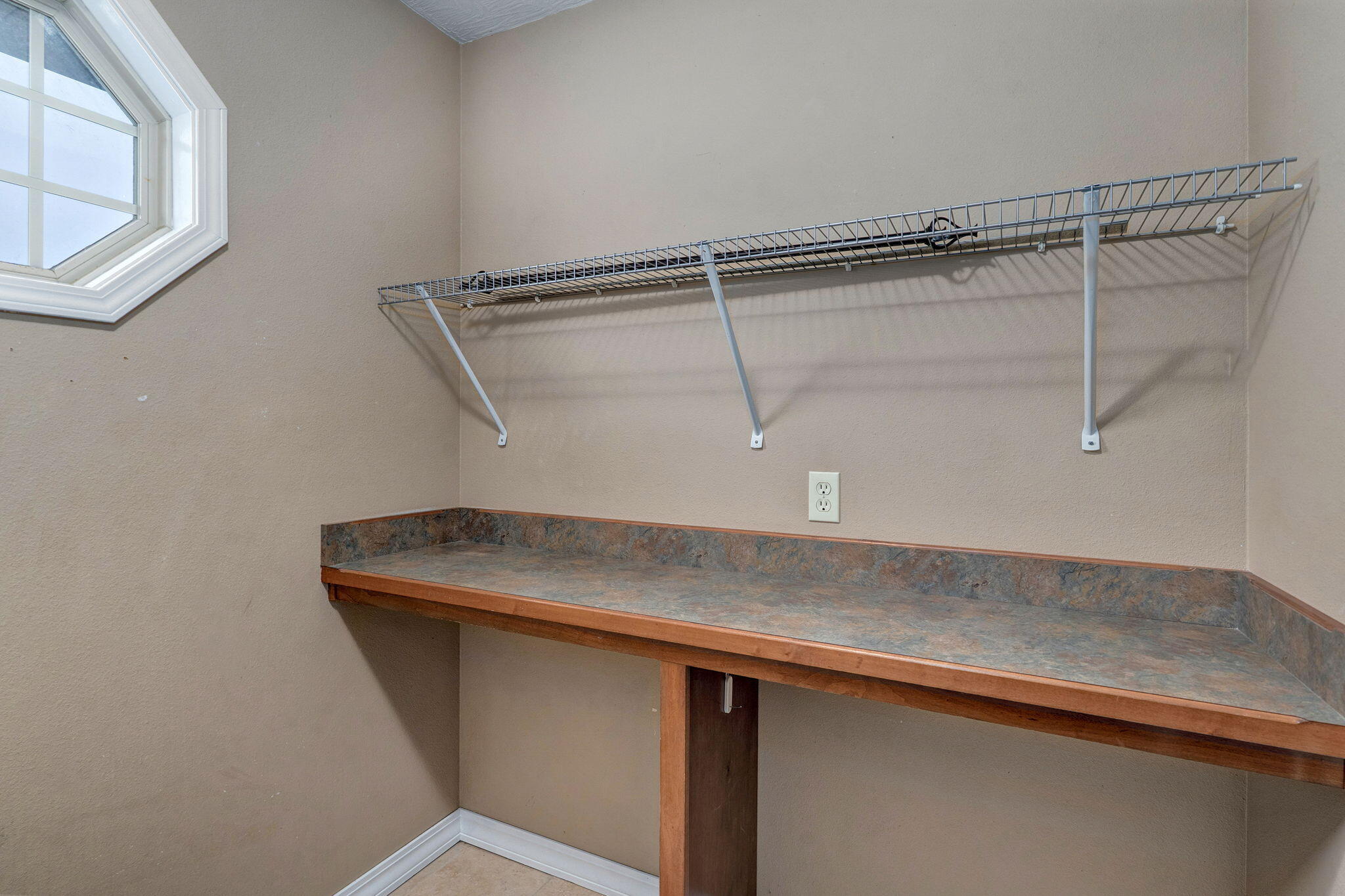 194 Meadowlark Property Photo 15
