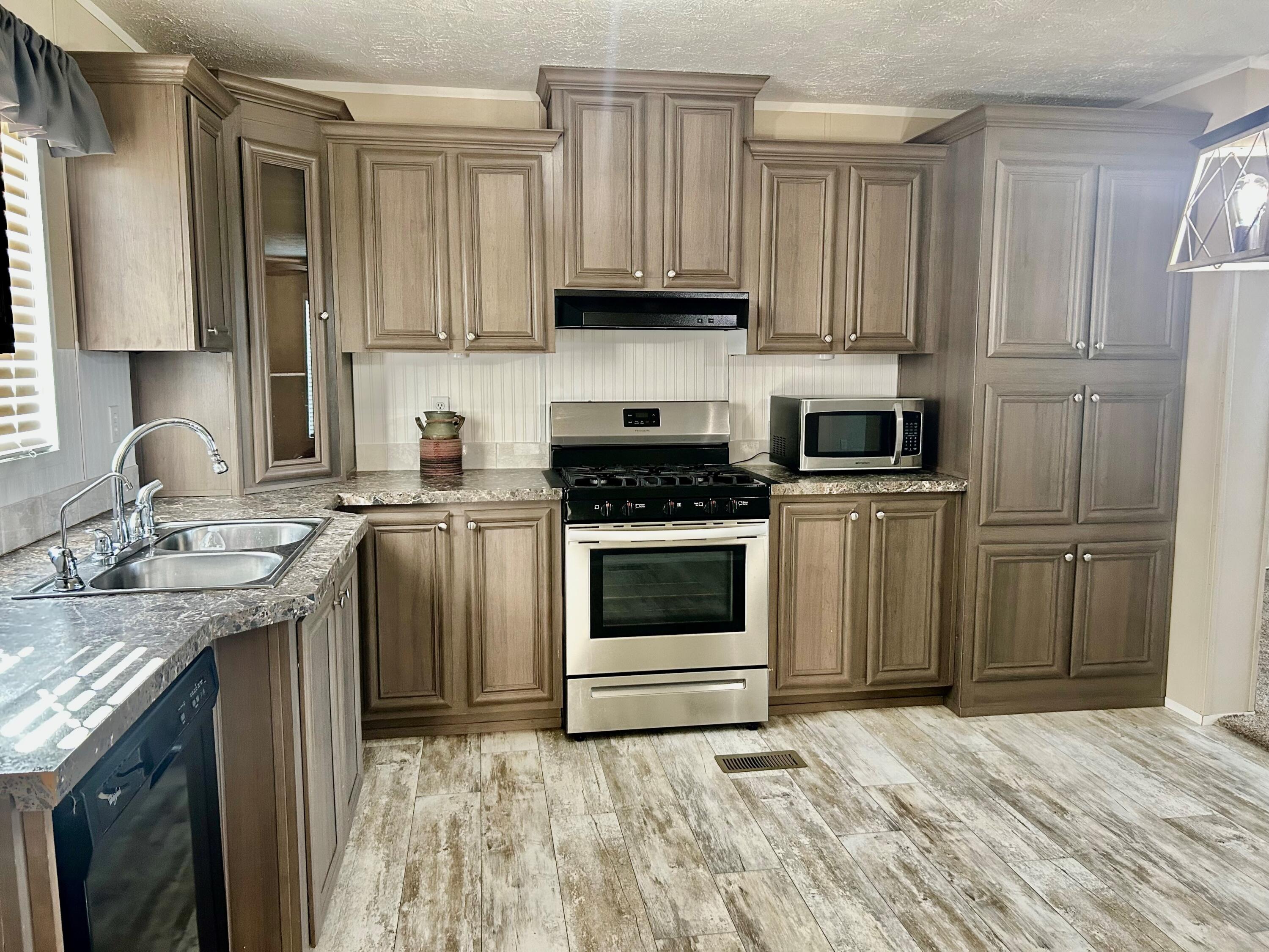 710 County Road 328 Property Photo 46