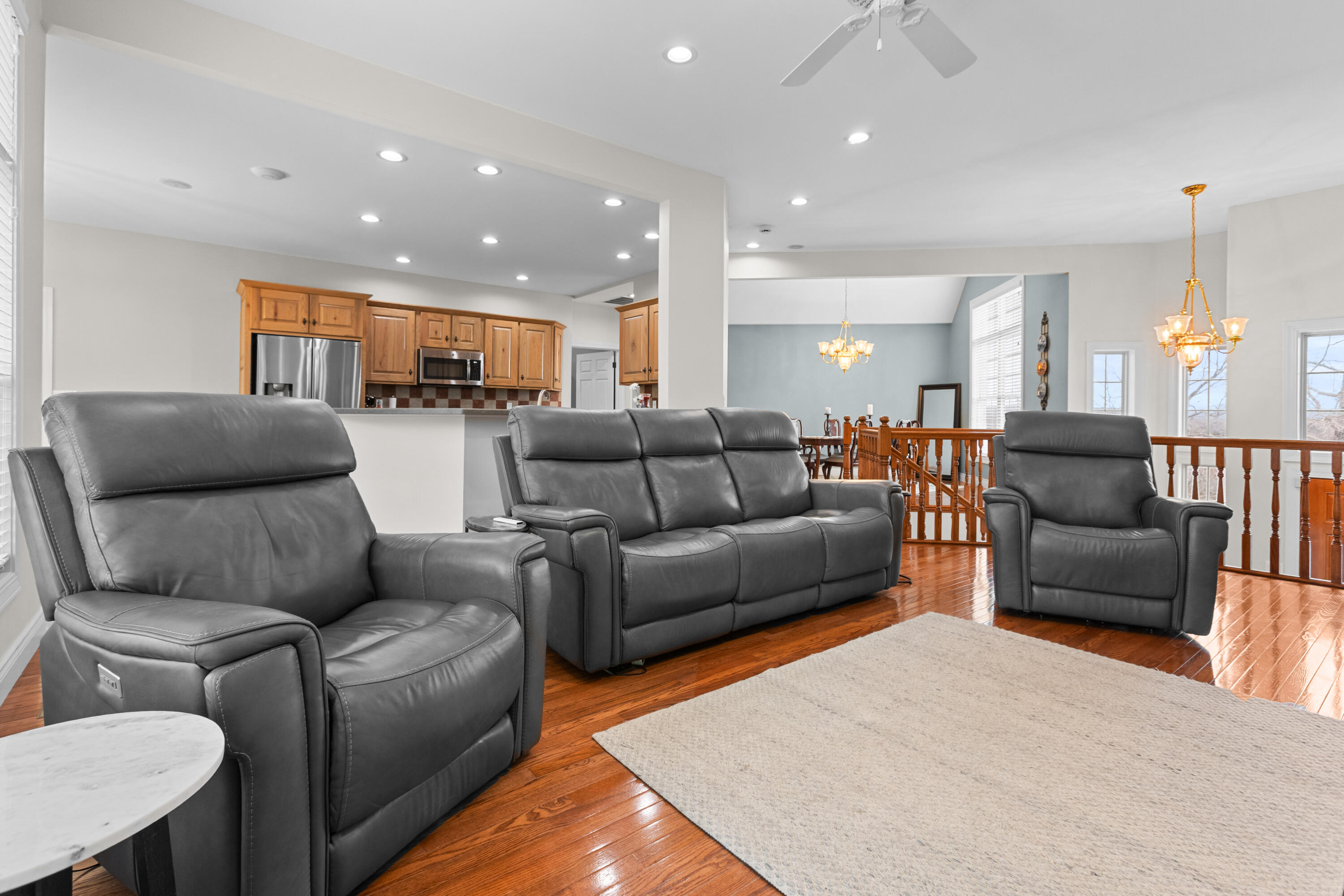 807 Silvercliff Way Property Photo 12