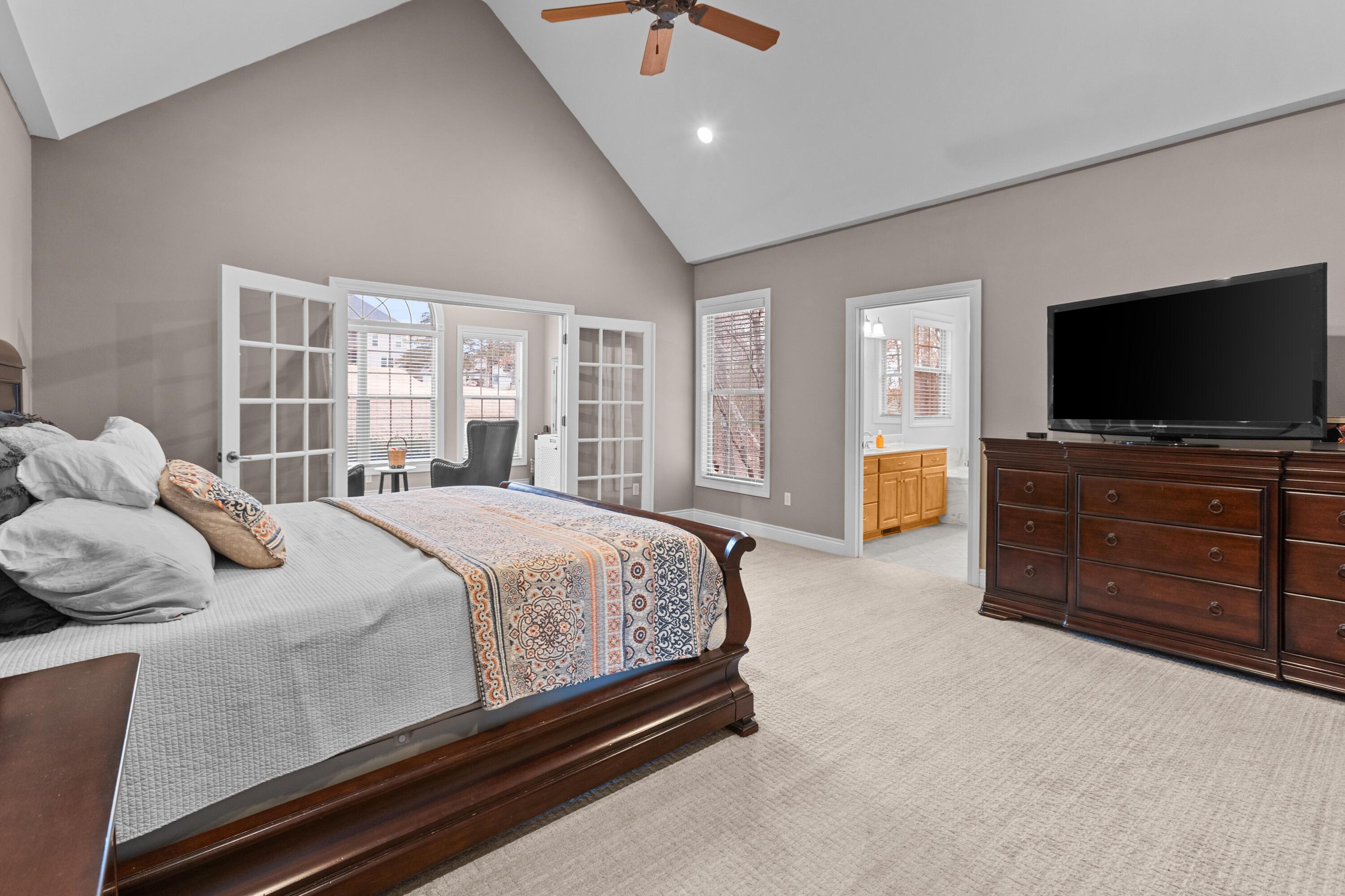 807 Silvercliff Way Property Photo 13