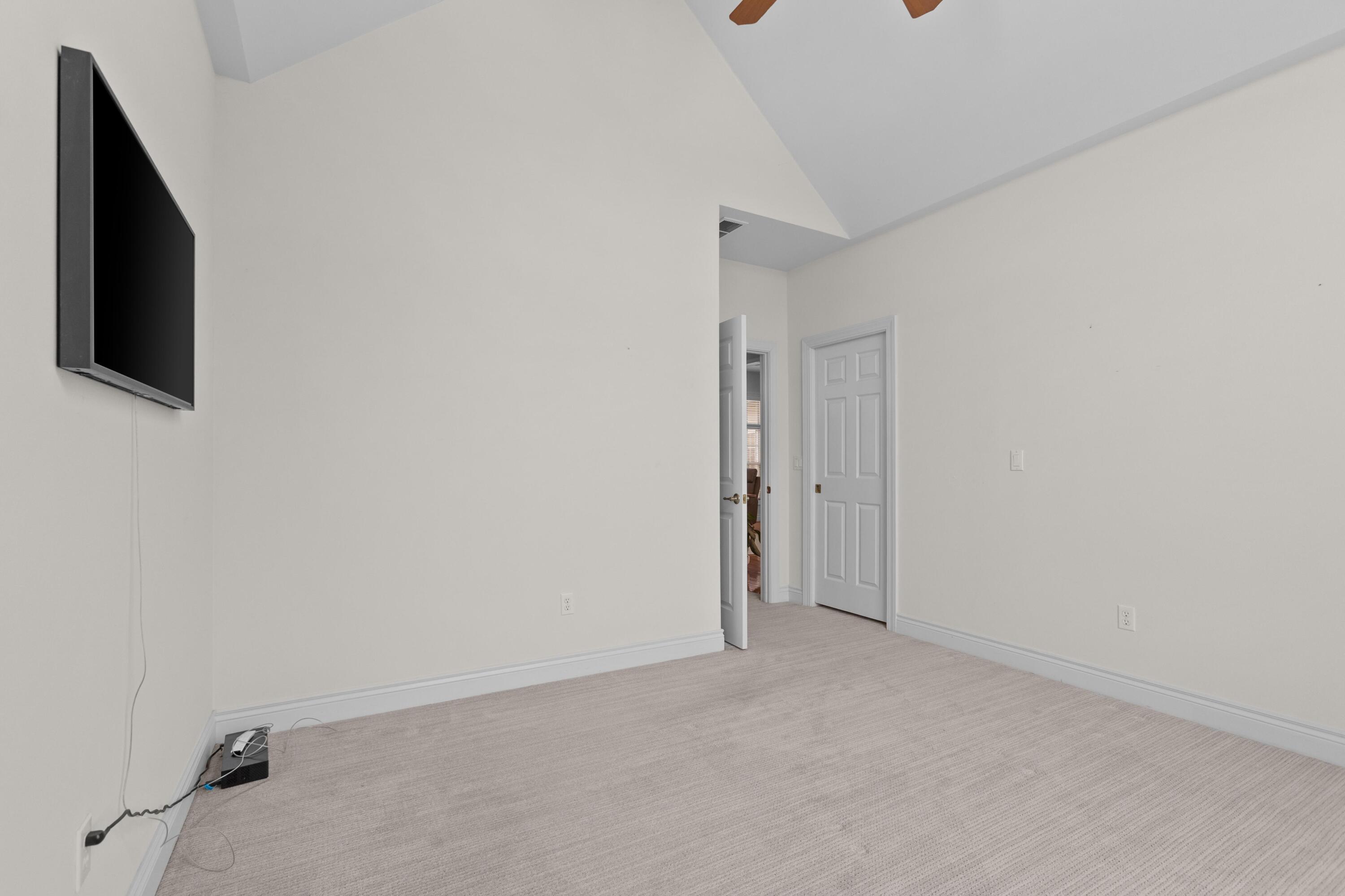 807 Silvercliff Way Property Photo 19
