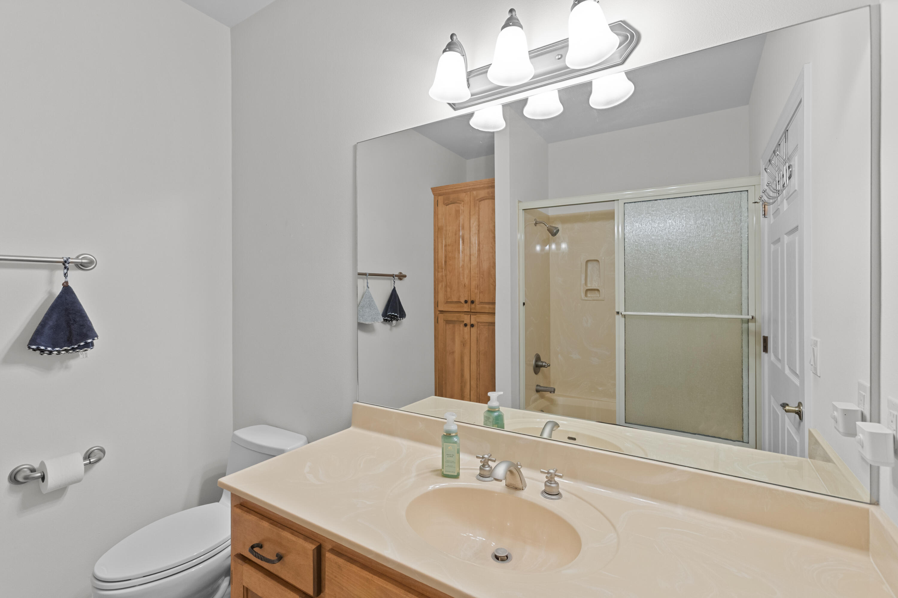 807 Silvercliff Way Property Photo 20