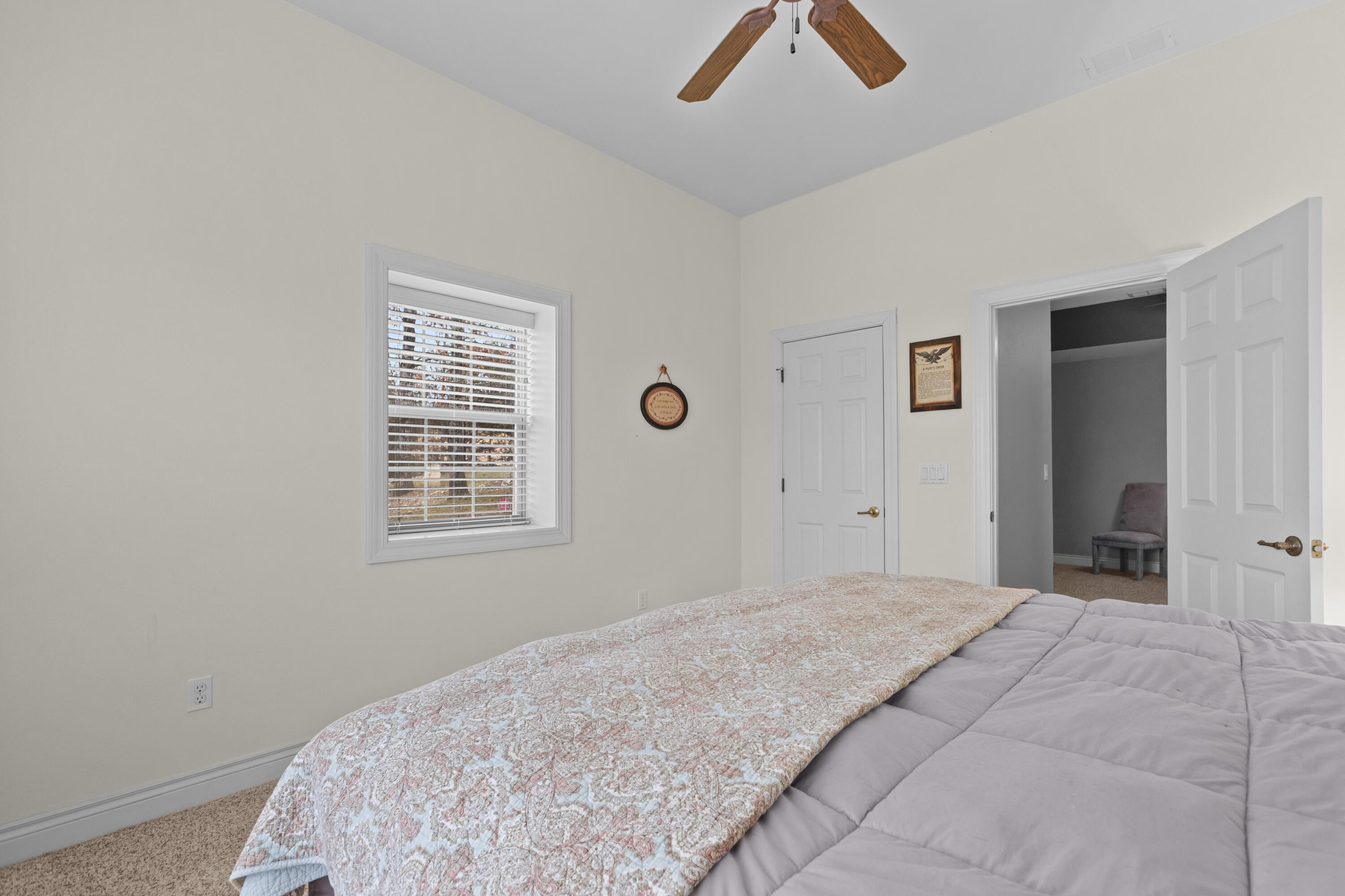 807 Silvercliff Way Property Photo 27