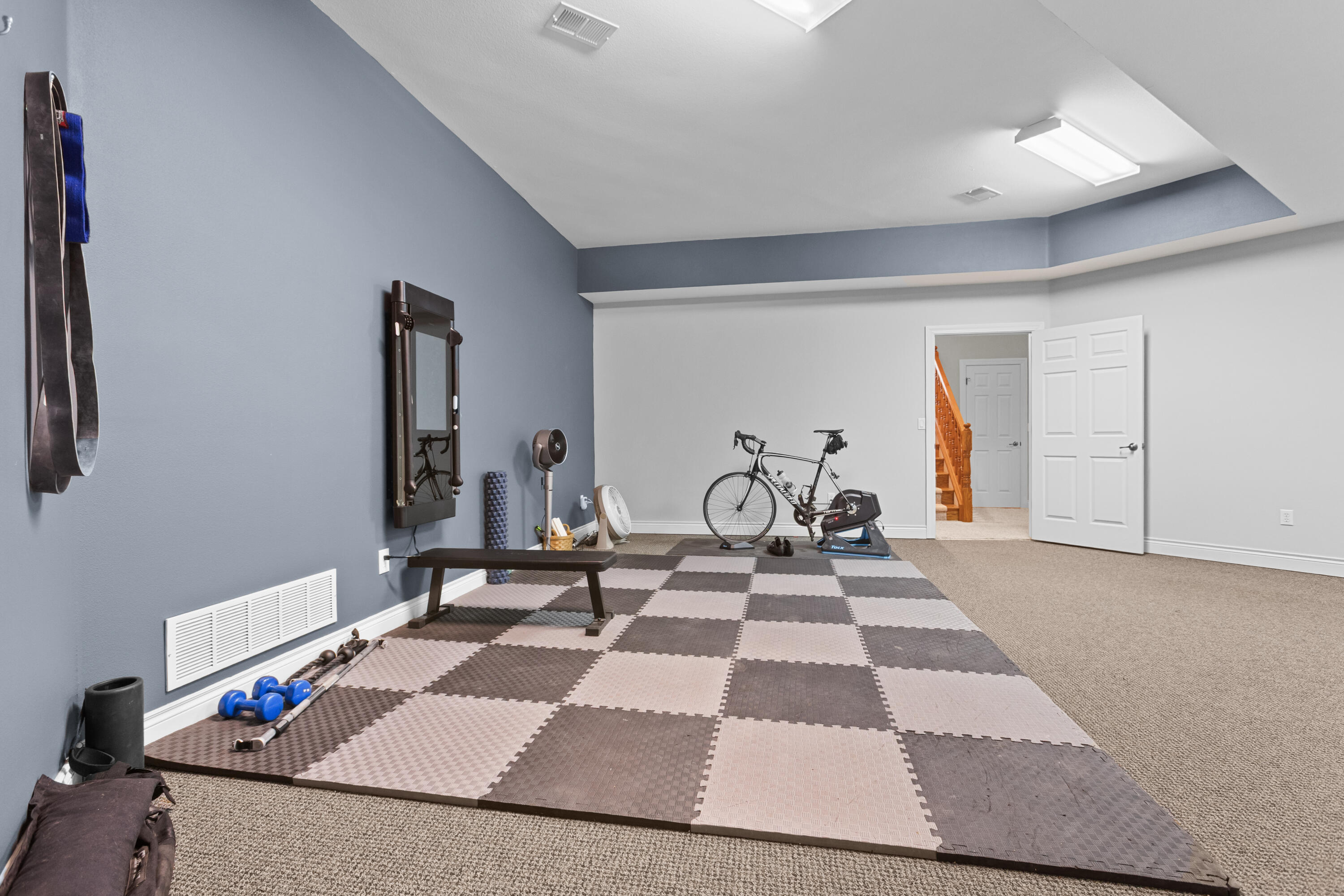 807 Silvercliff Way Property Photo 32