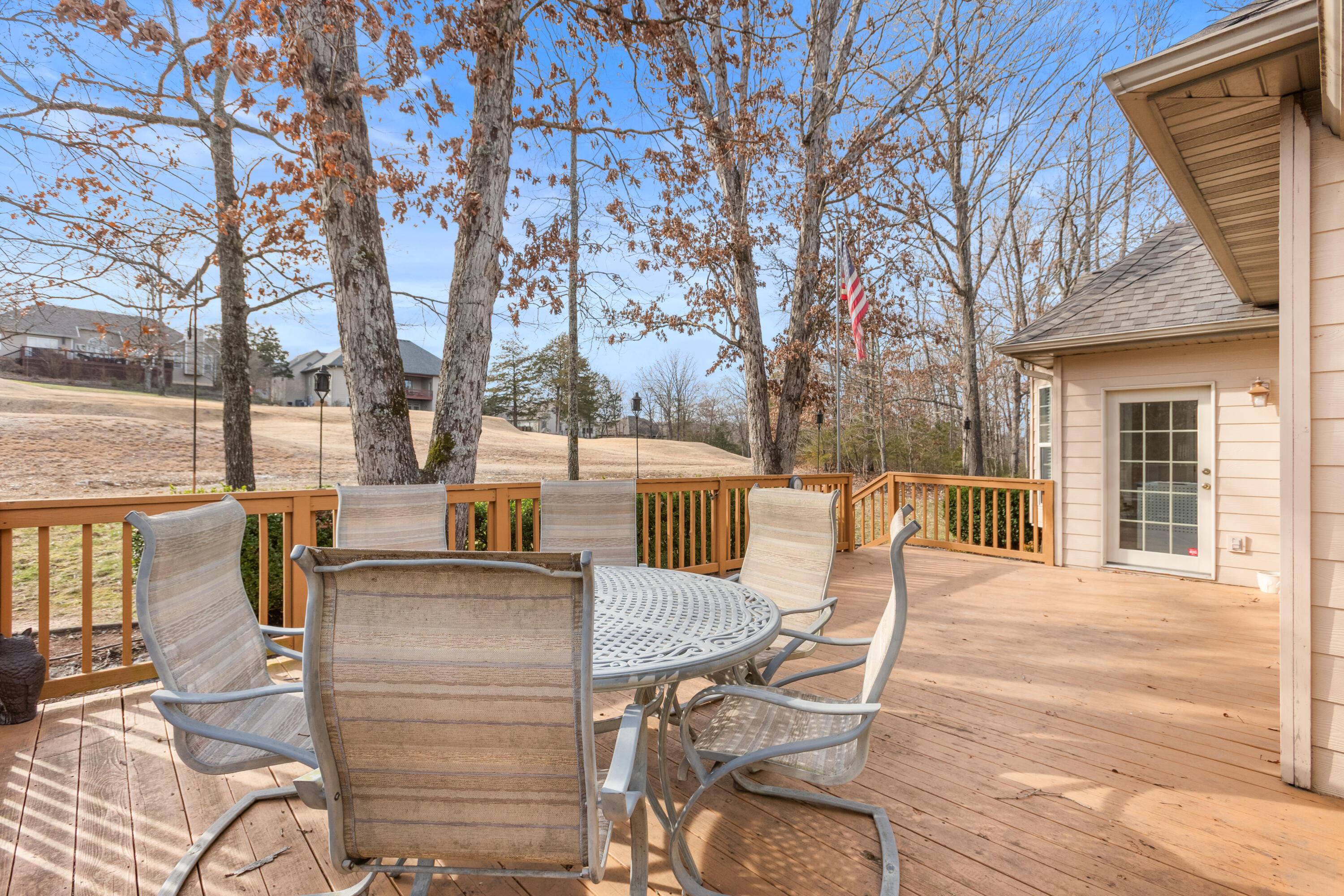 807 Silvercliff Way Property Photo 37