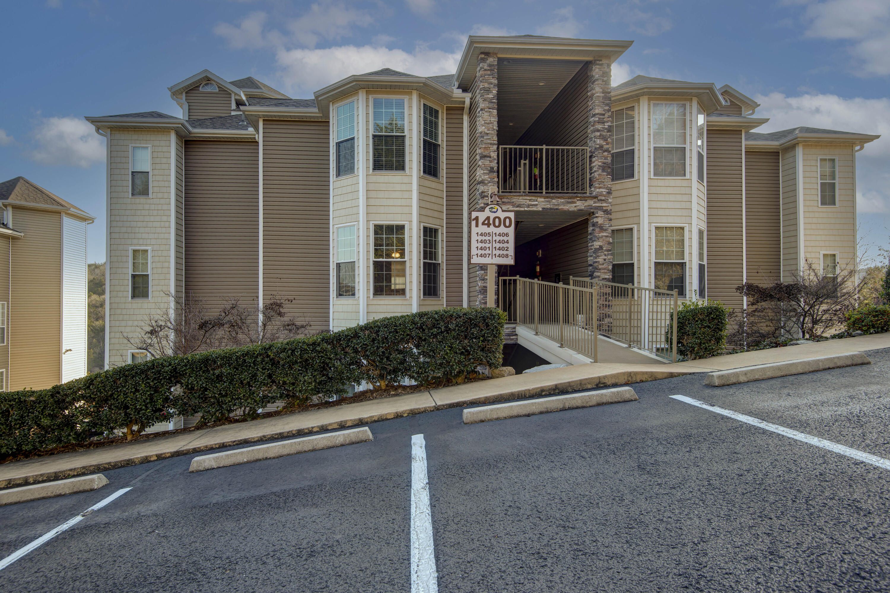 1403 Rocky Shore Terrace Property Photo 2