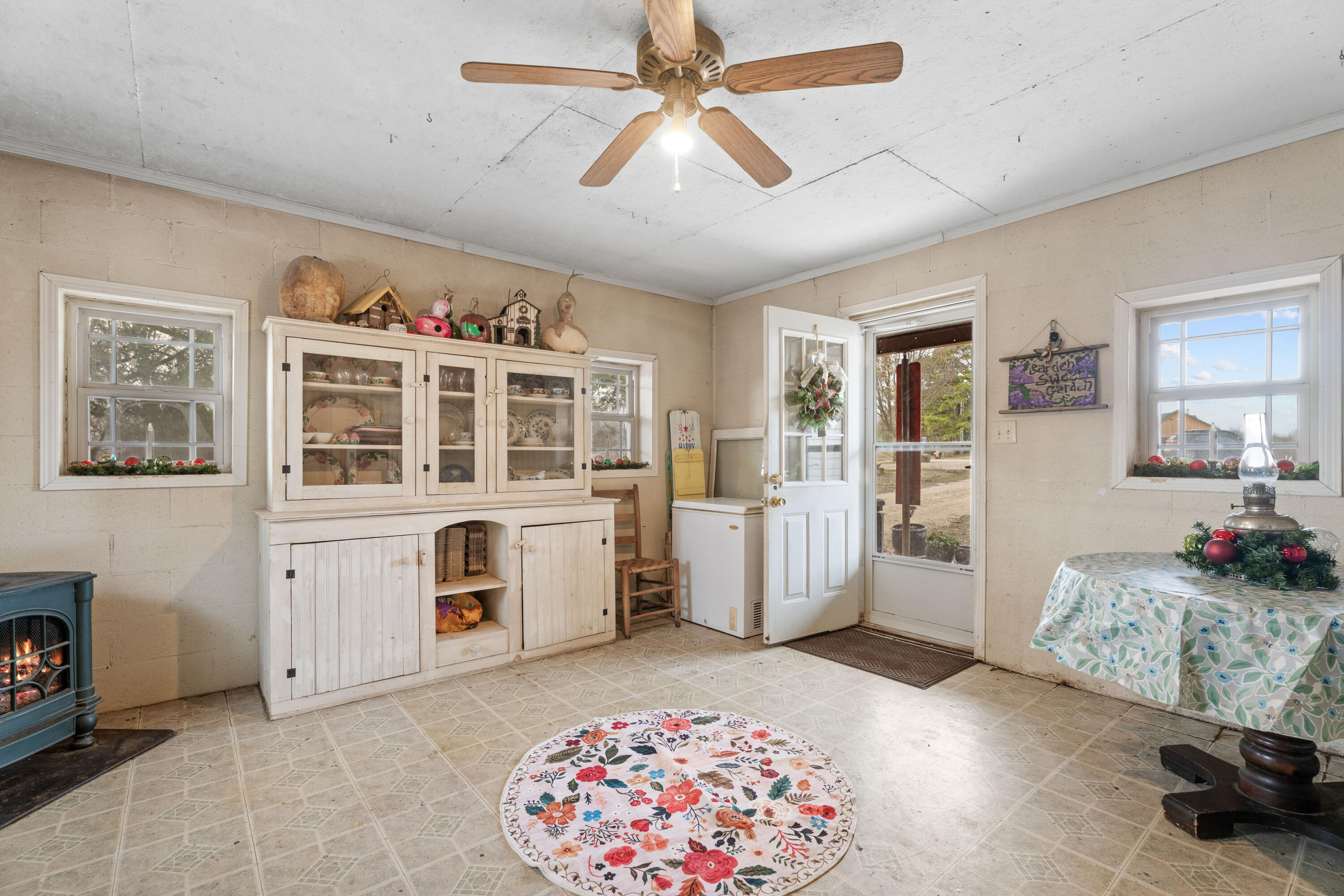 3772 State Highway 265 Property Photo 6