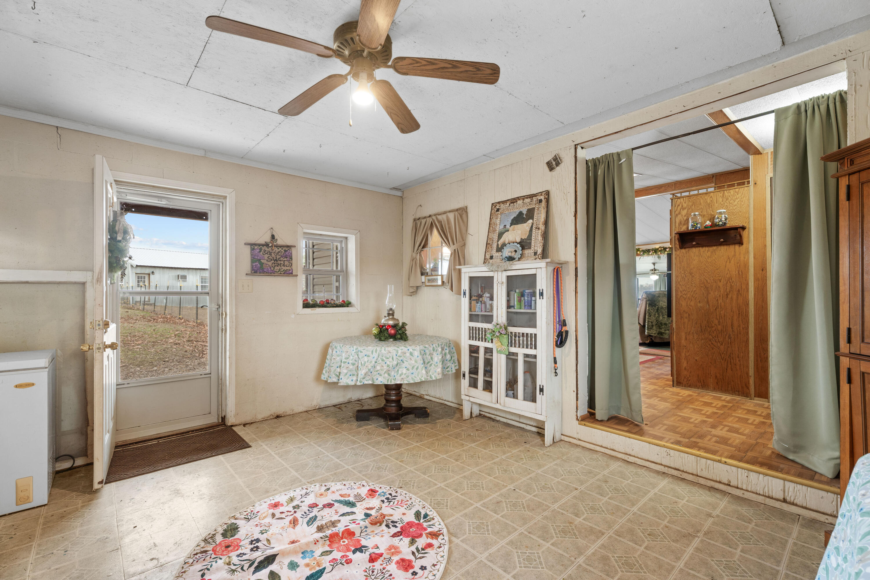 3772 State Highway 265 Property Photo 7