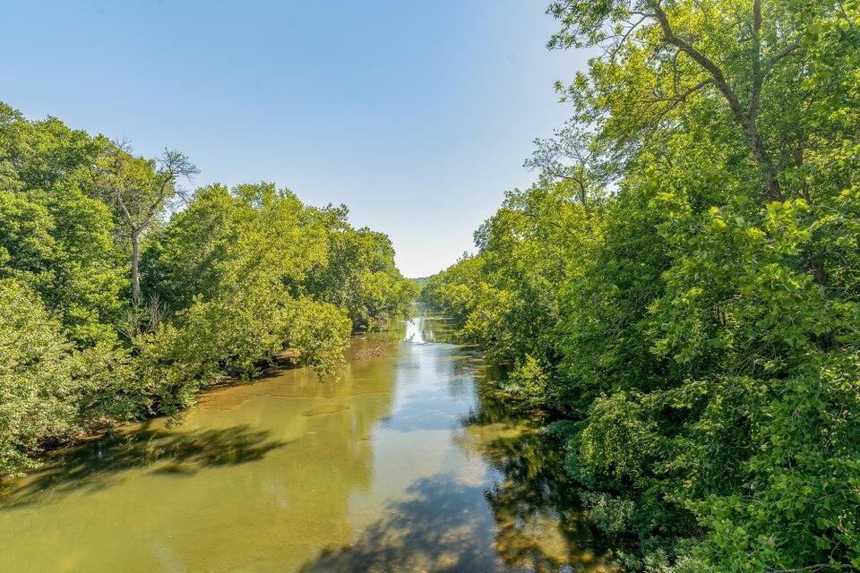 2097 West Big Bend Road Property Photo 30