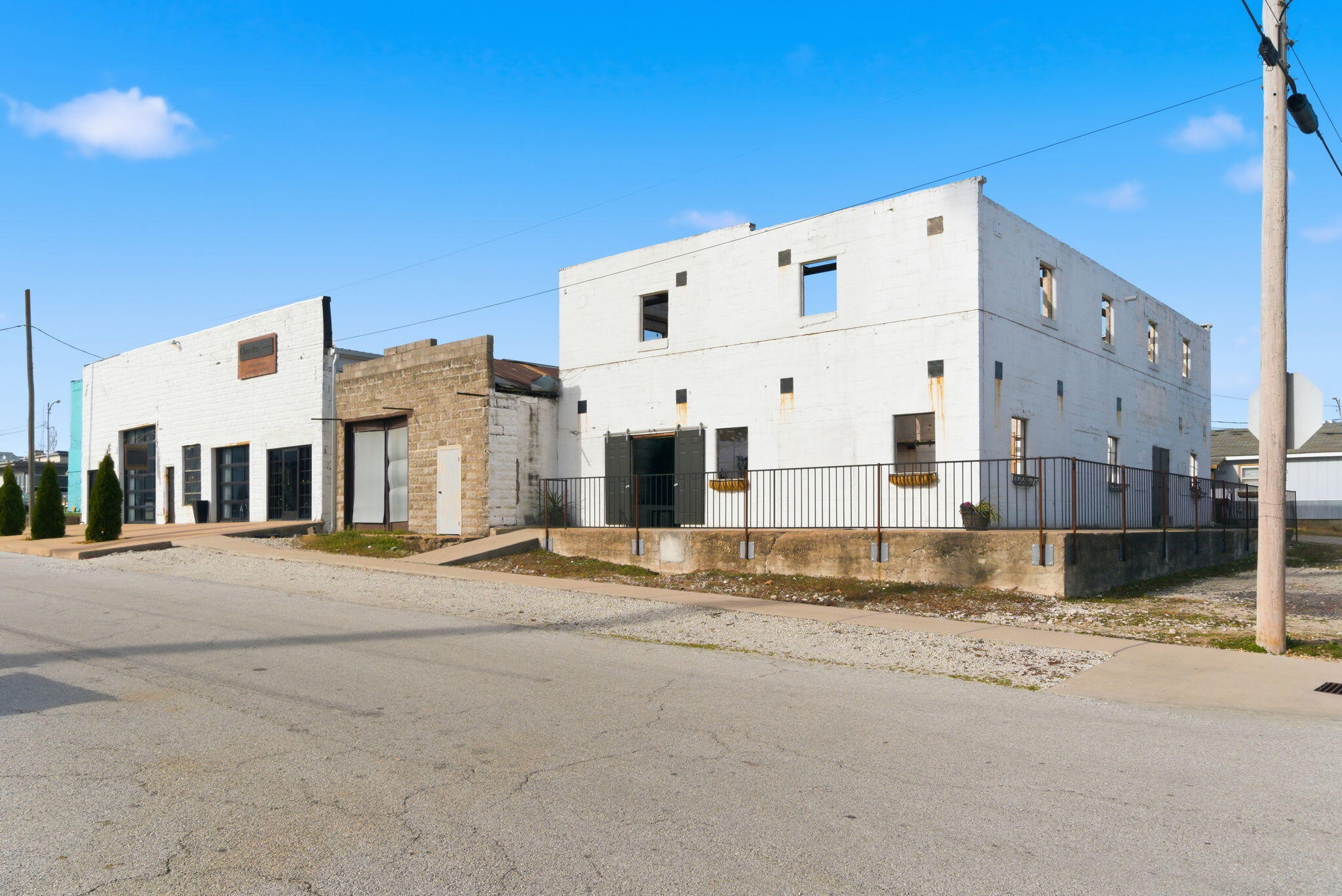 203 East Commercial Street Property Photo 3