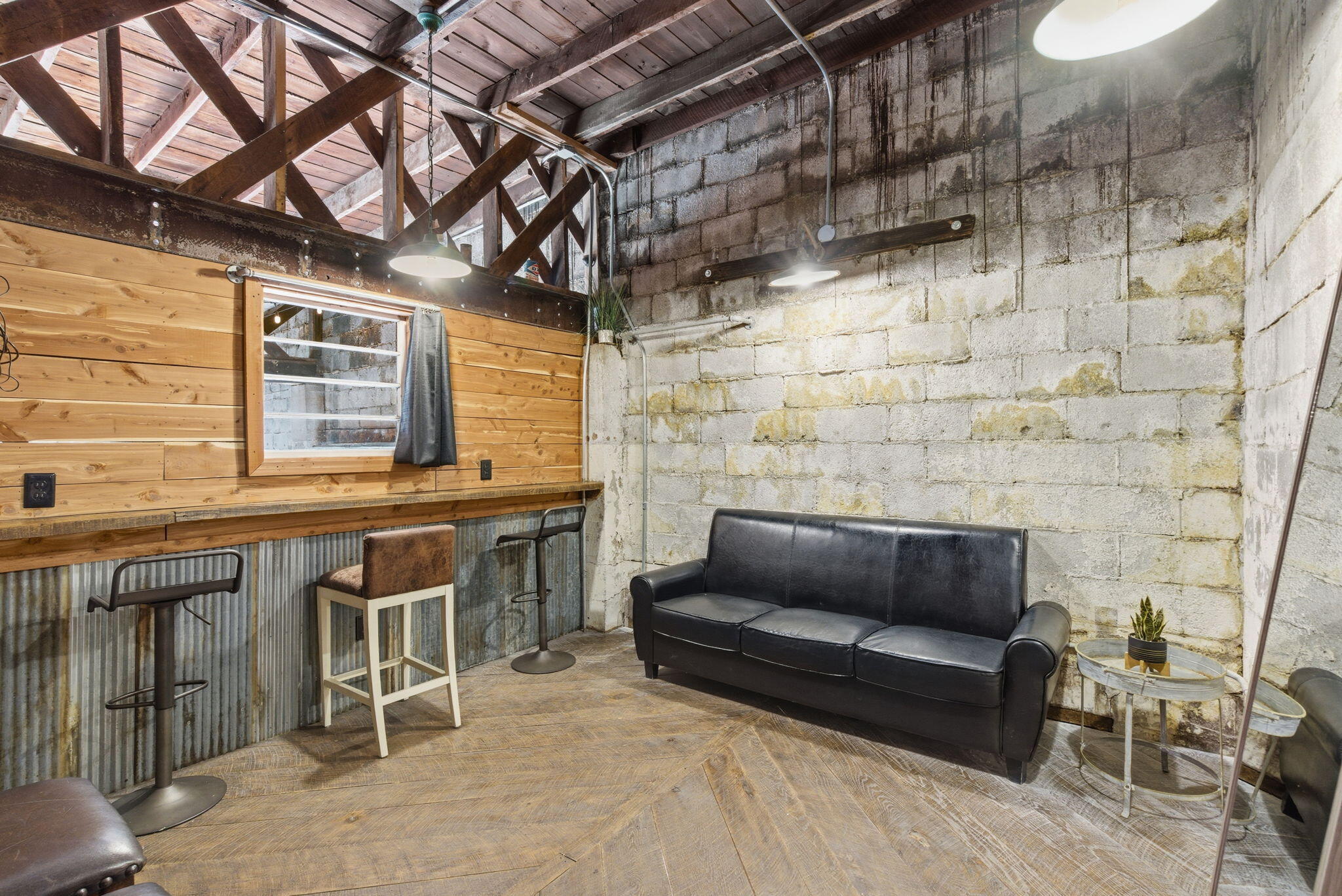 203 East Commercial Street Property Photo 14