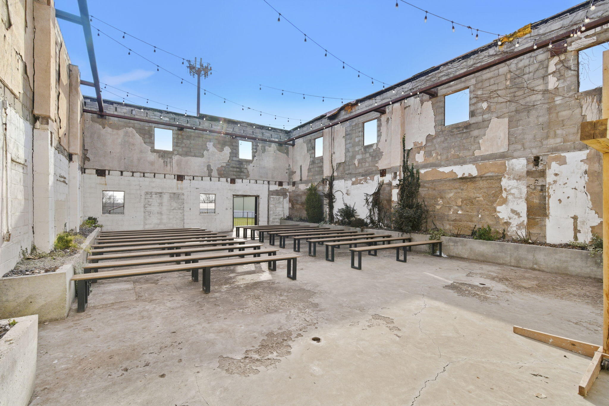 203 East Commercial Street Property Photo 26