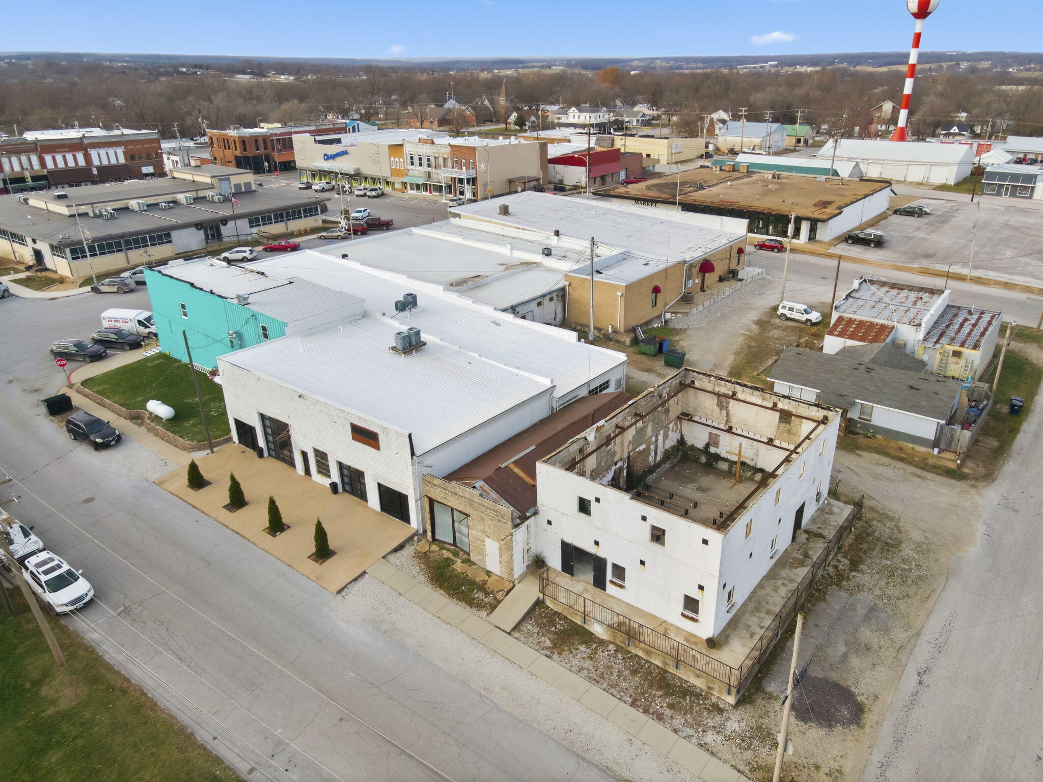 203 East Commercial Street Property Photo 29
