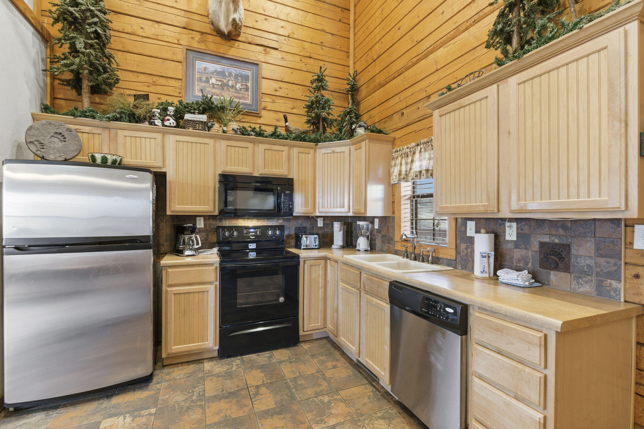 271 Oakridge Road 1 Property Photo 6