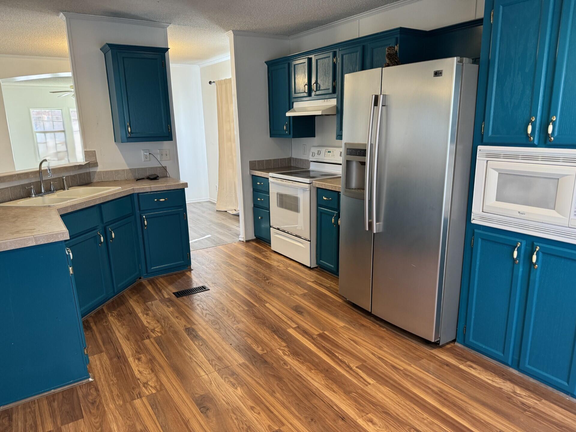 27691 Longview Lane Property Photo 6