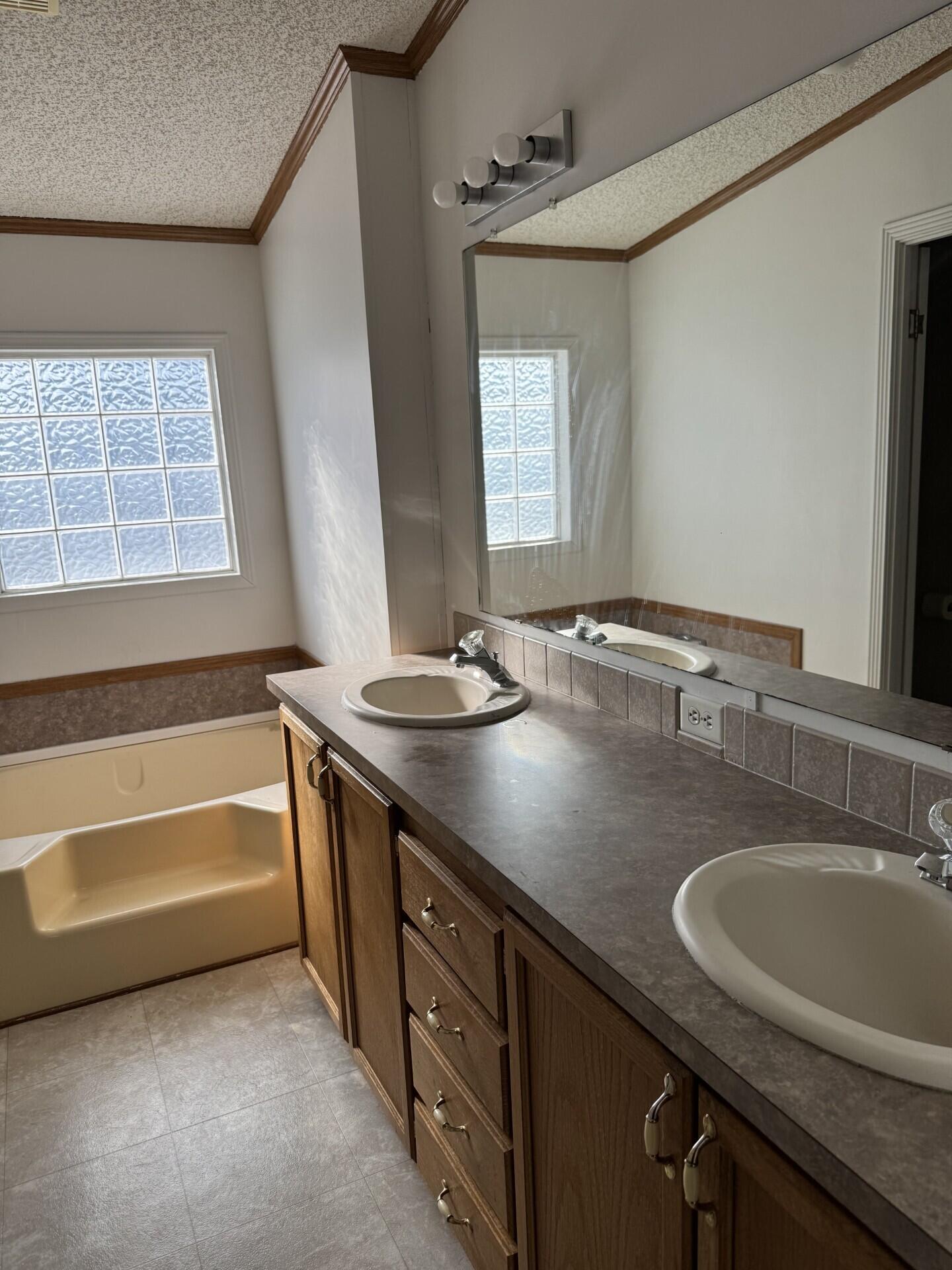 27691 Longview Lane Property Photo 27