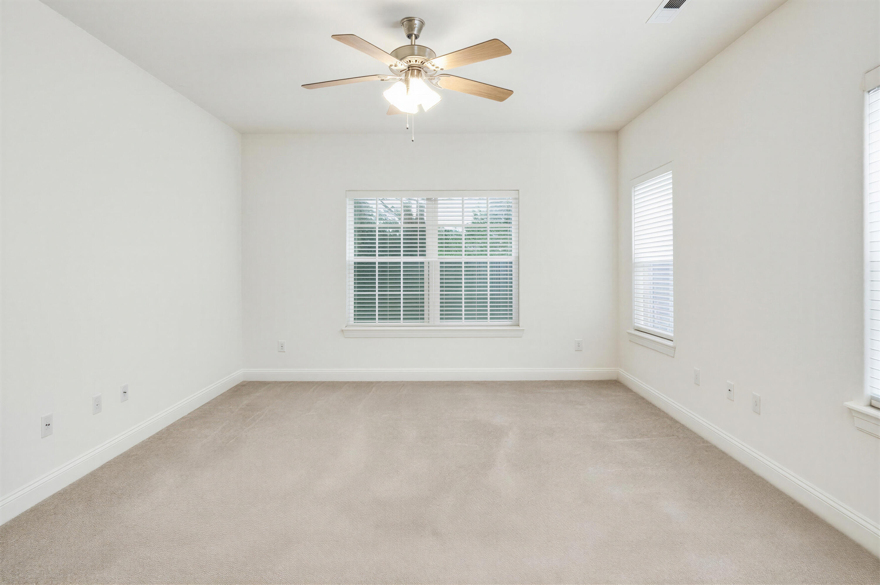 1005 Buck Lane Property Photo 7