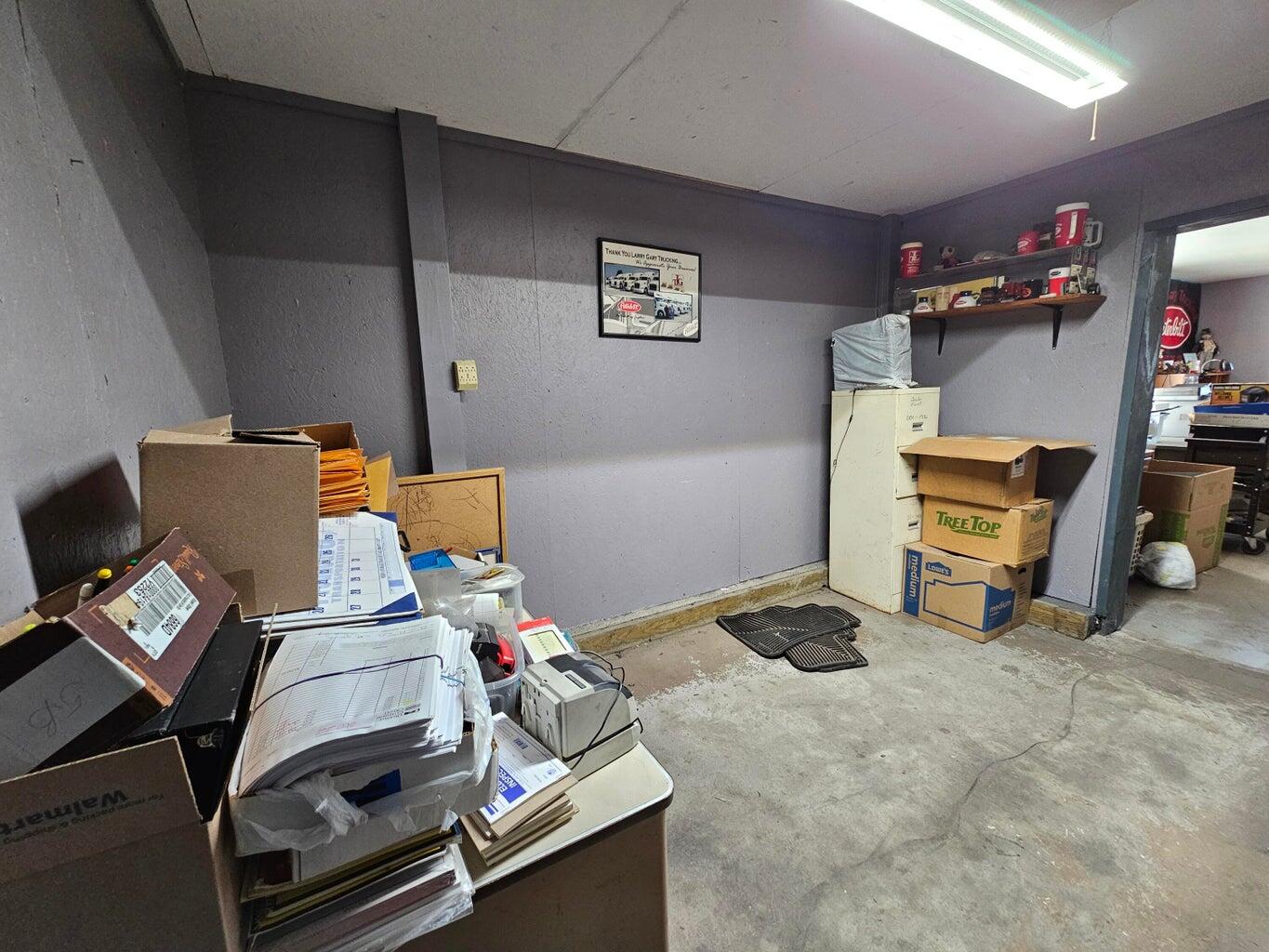 18358 Iris Road Property Photo 9