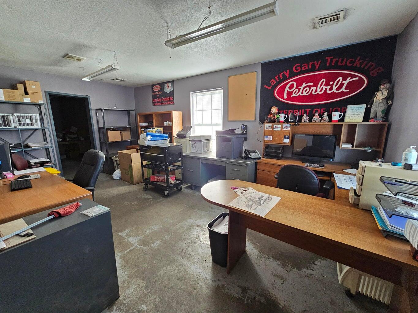 18358 Iris Road Property Photo 15
