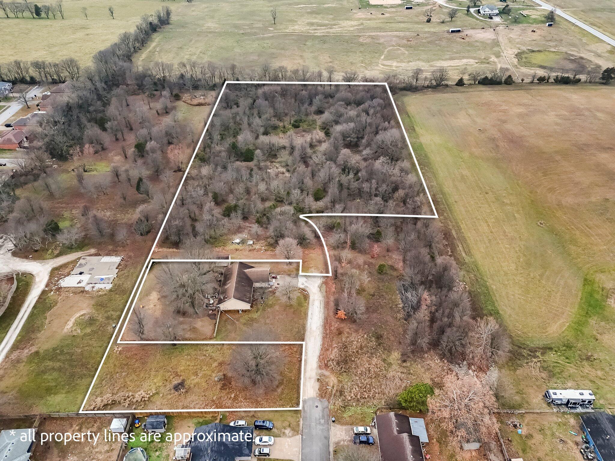 000 West Crestview Lane Property Photo 3