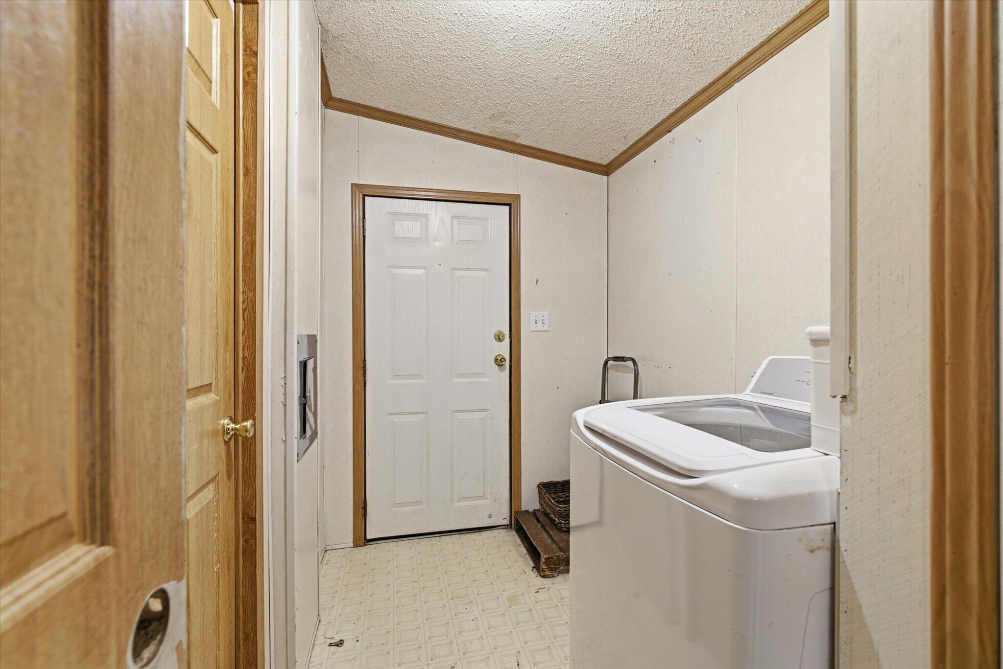 551 East Dunkle Street Property Photo 17