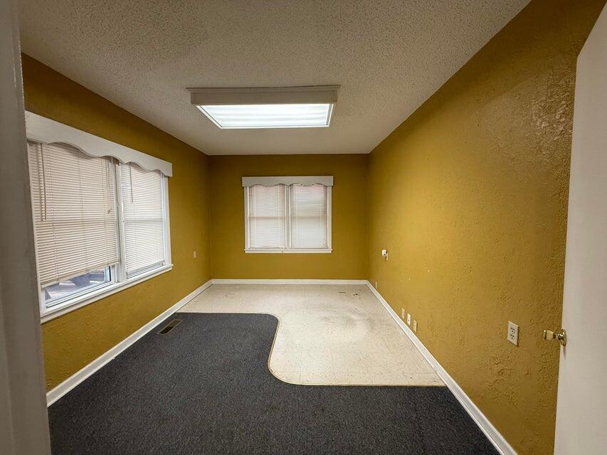 820 South Sam Houston Boulevard Property Photo 10