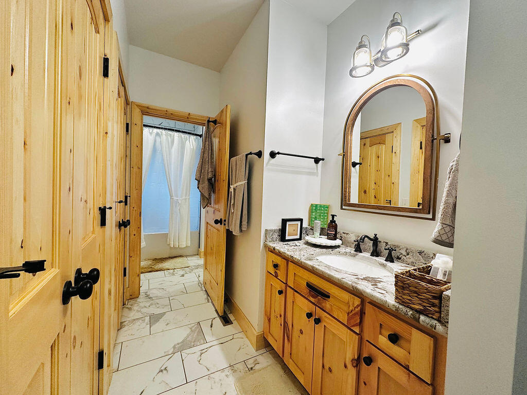 3294 West Farm Road 2 Property Photo 31