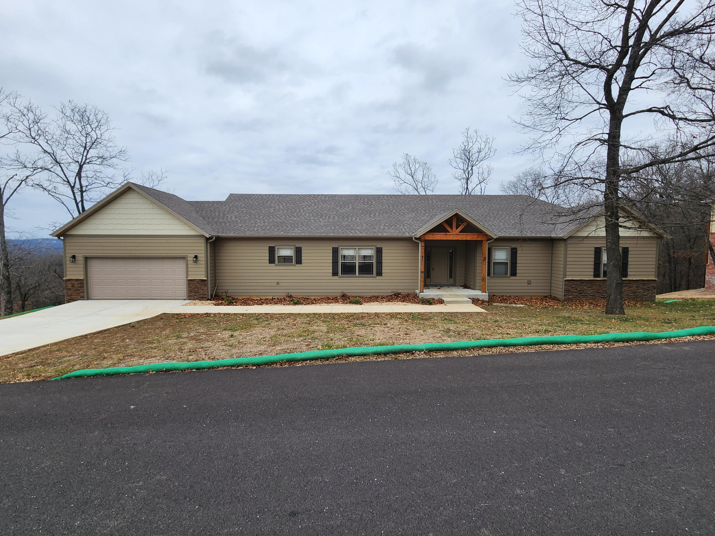 158 Grand Pointe Drive Property Photo 2
