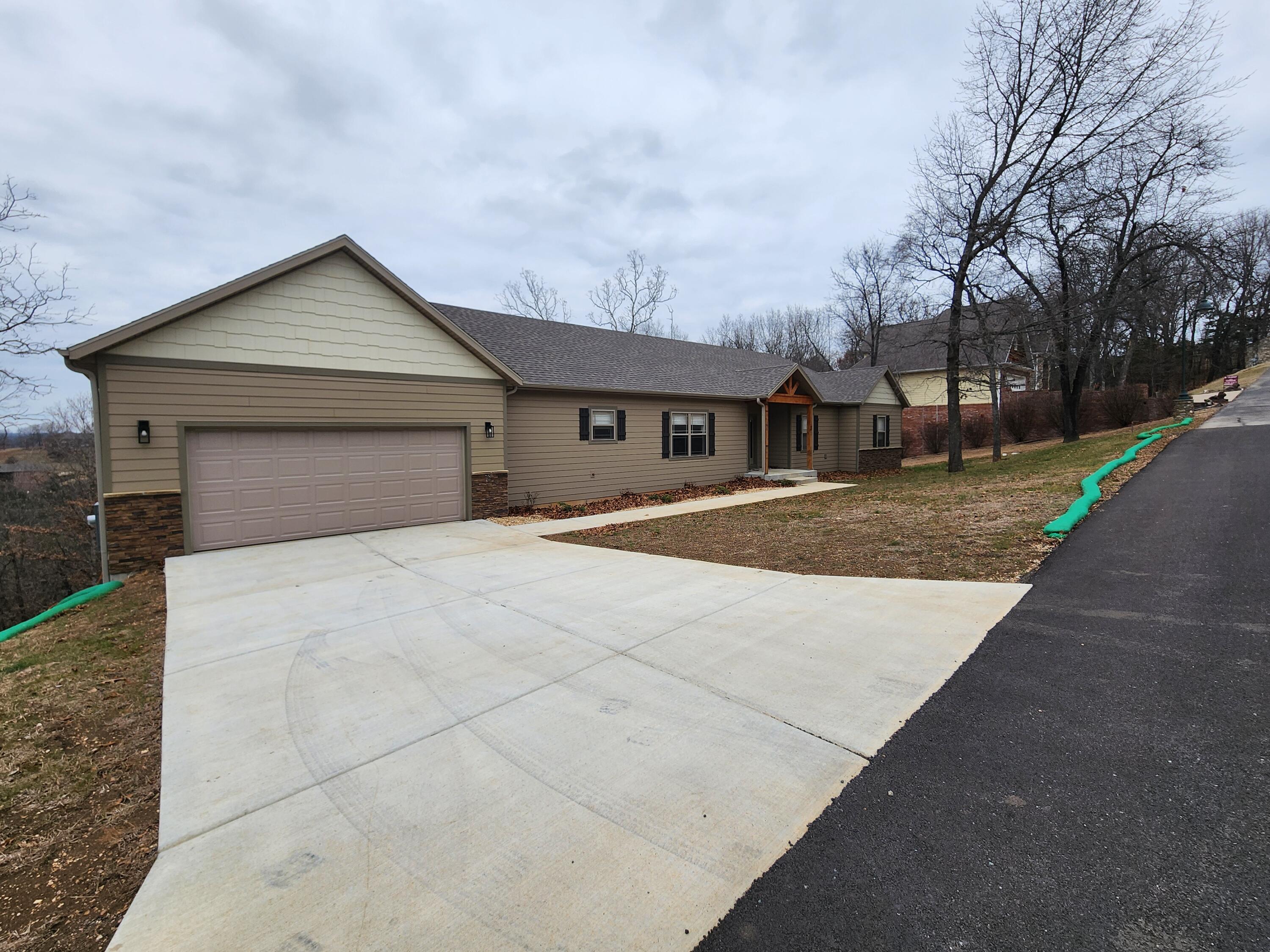 158 Grand Pointe Drive Property Photo 3
