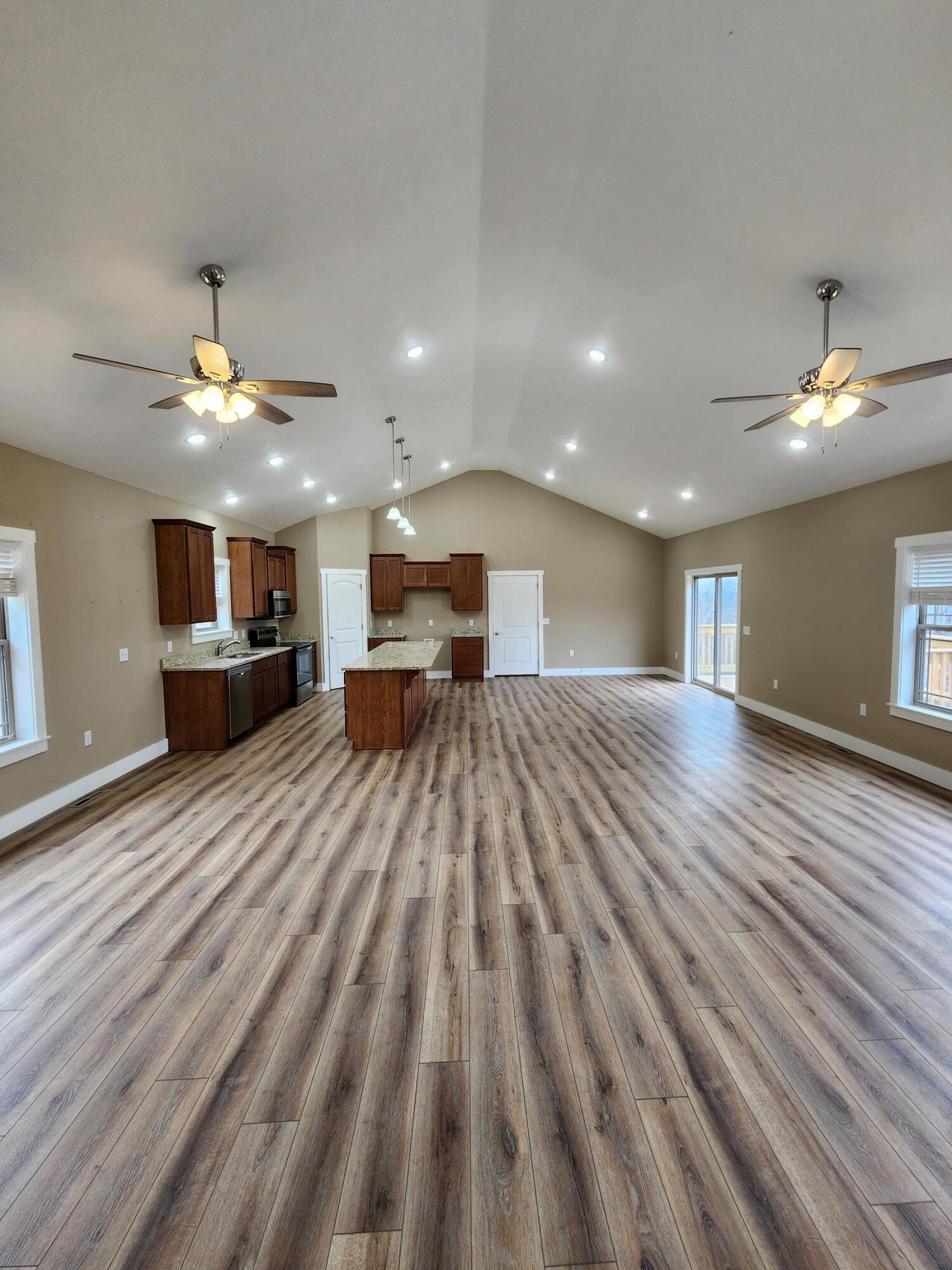 158 Grand Pointe Drive Property Photo 5