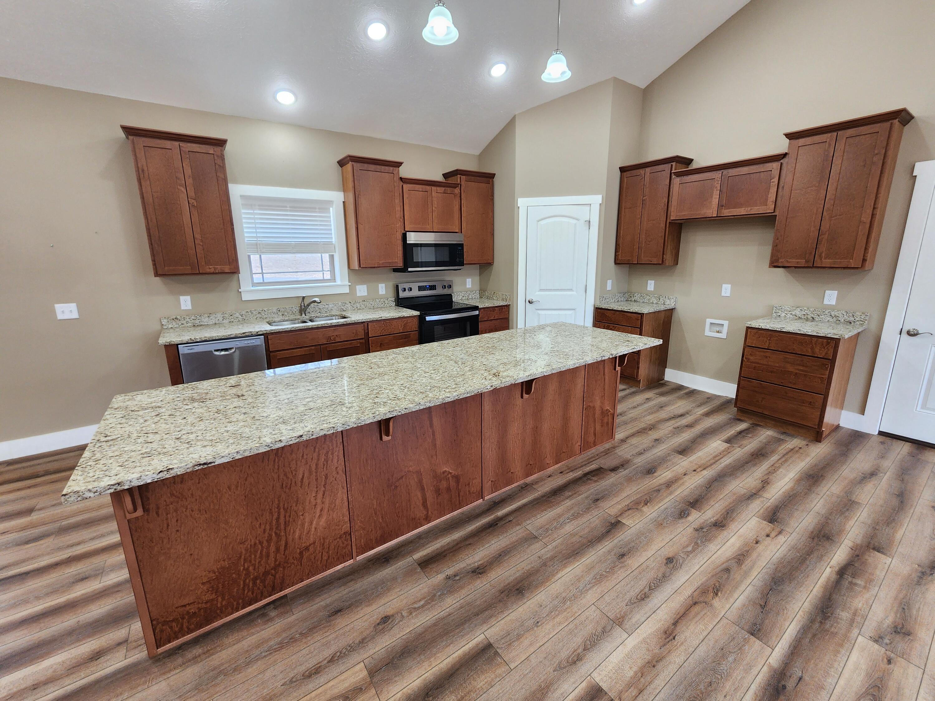 158 Grand Pointe Drive Property Photo 9