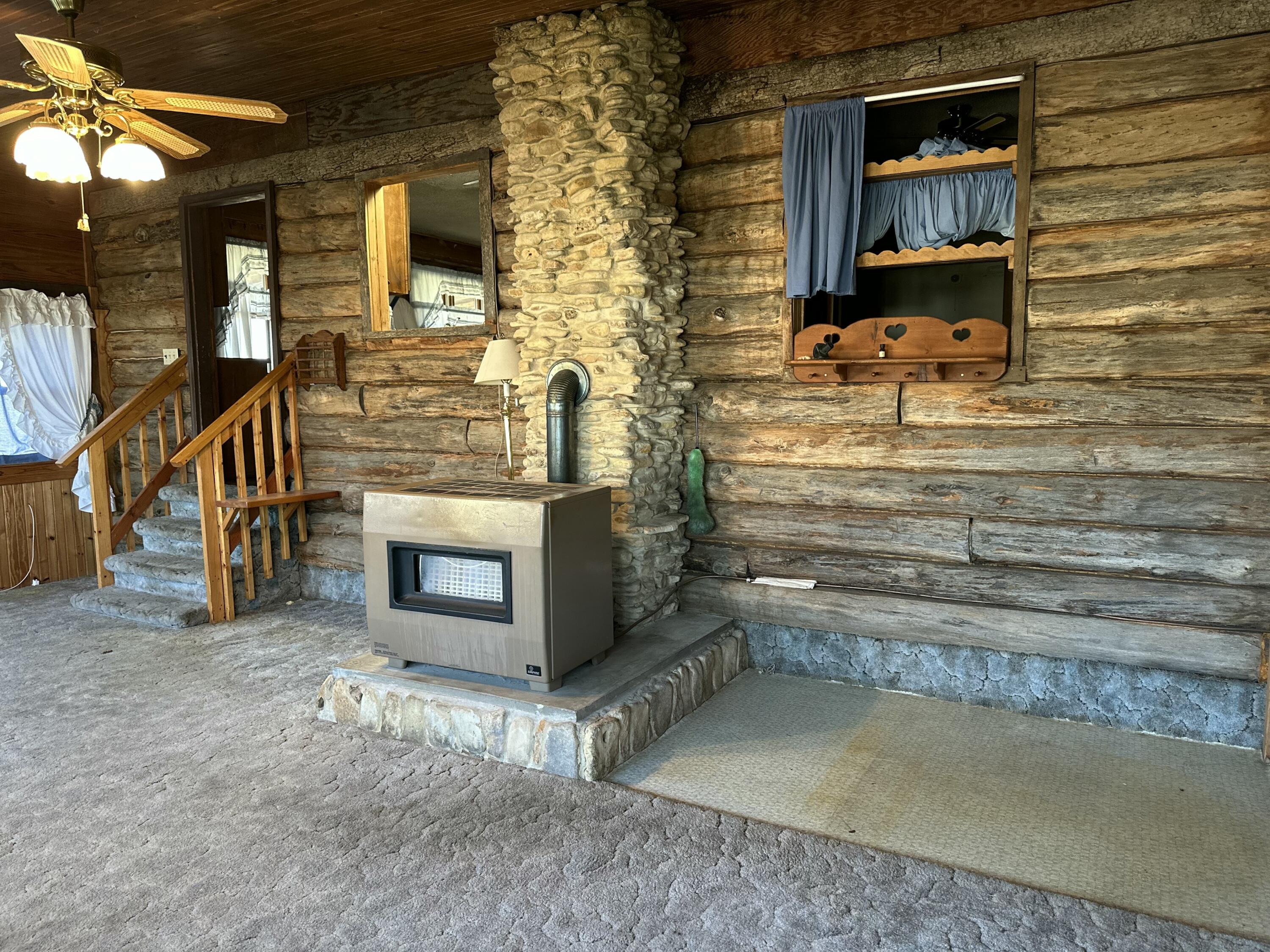 7565 State Highway 176 Property Photo 9