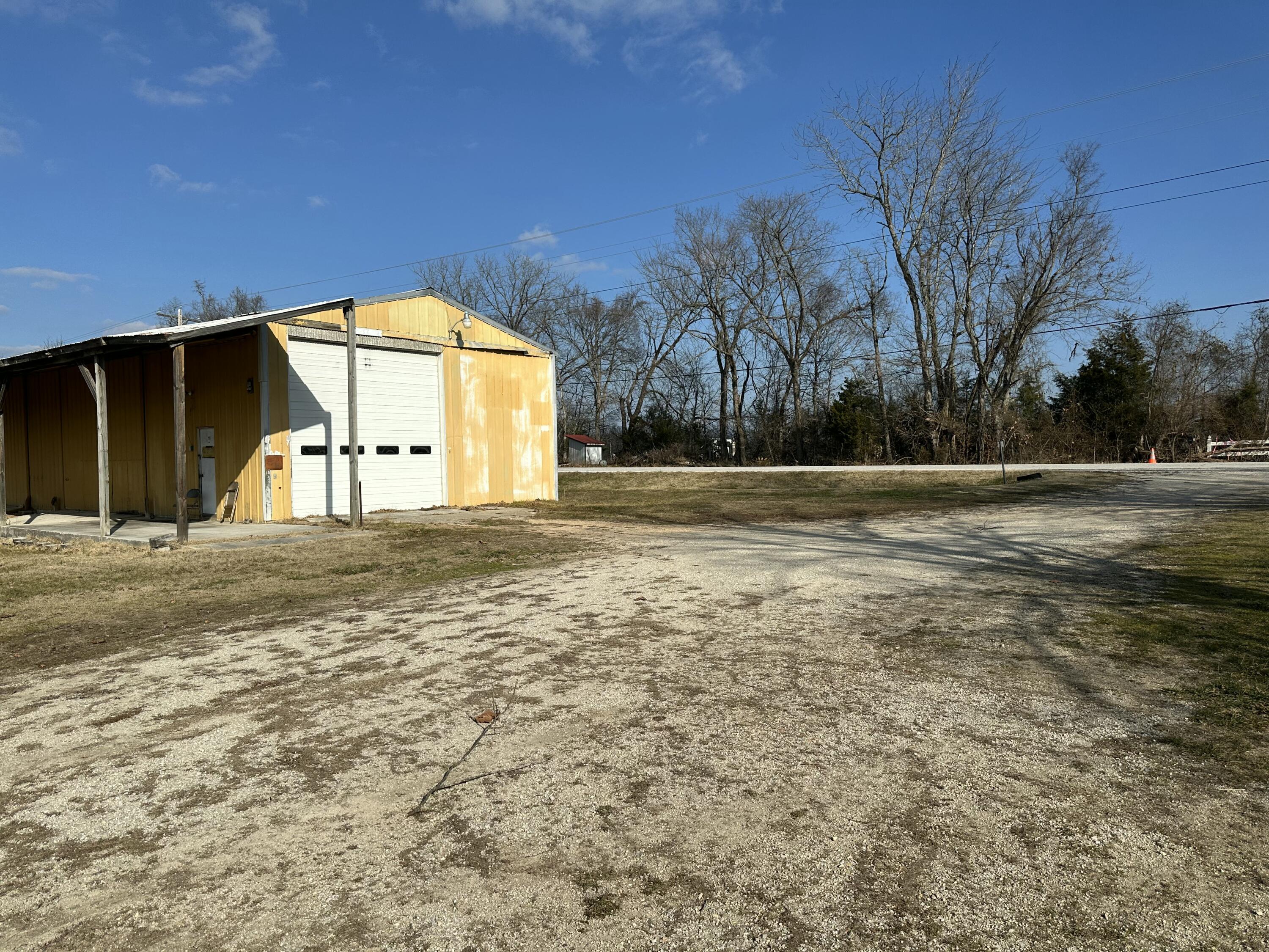 7565 State Highway 176 Property Photo 32