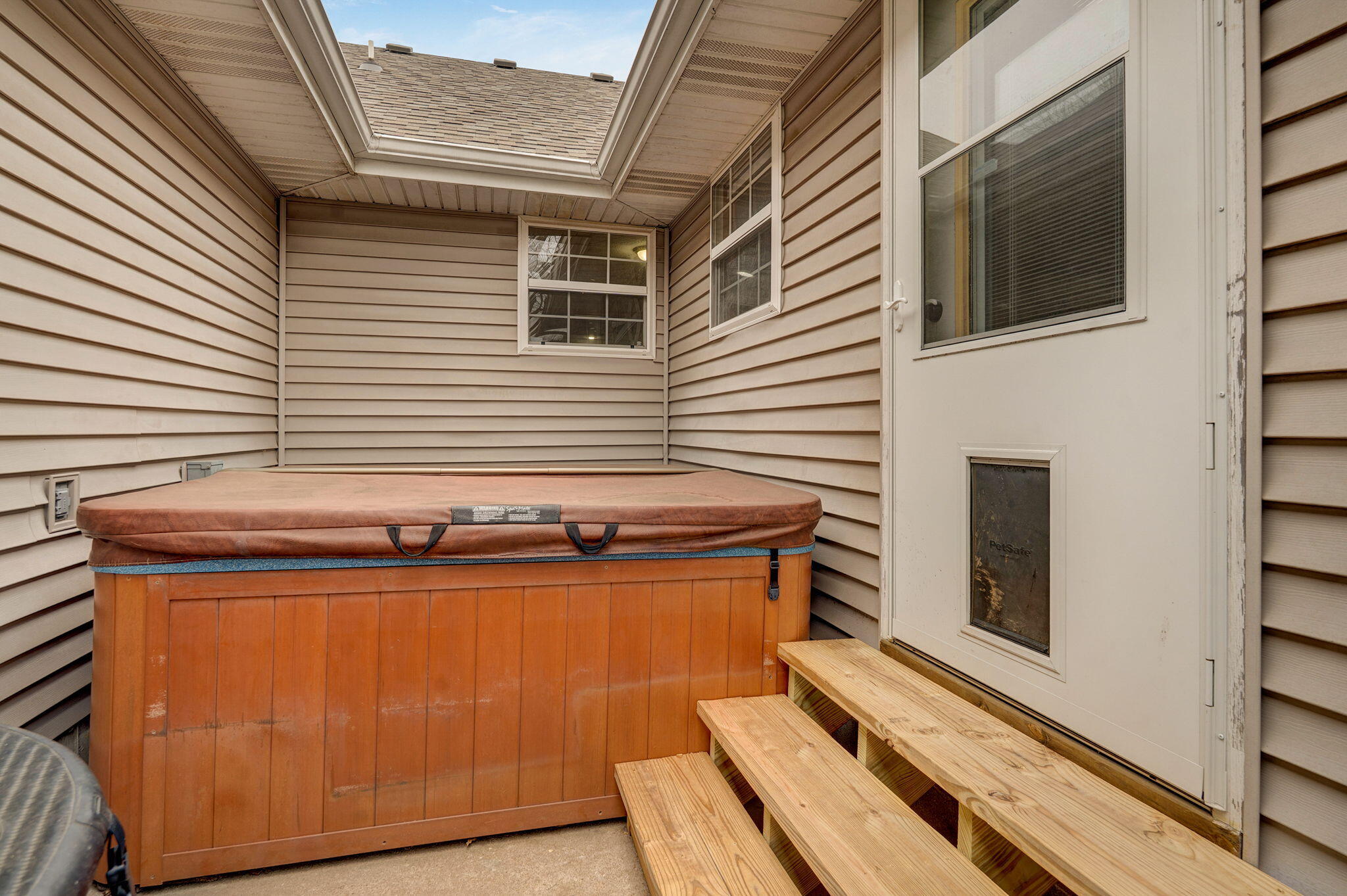 1302 East Primrose Lane Property Photo 7